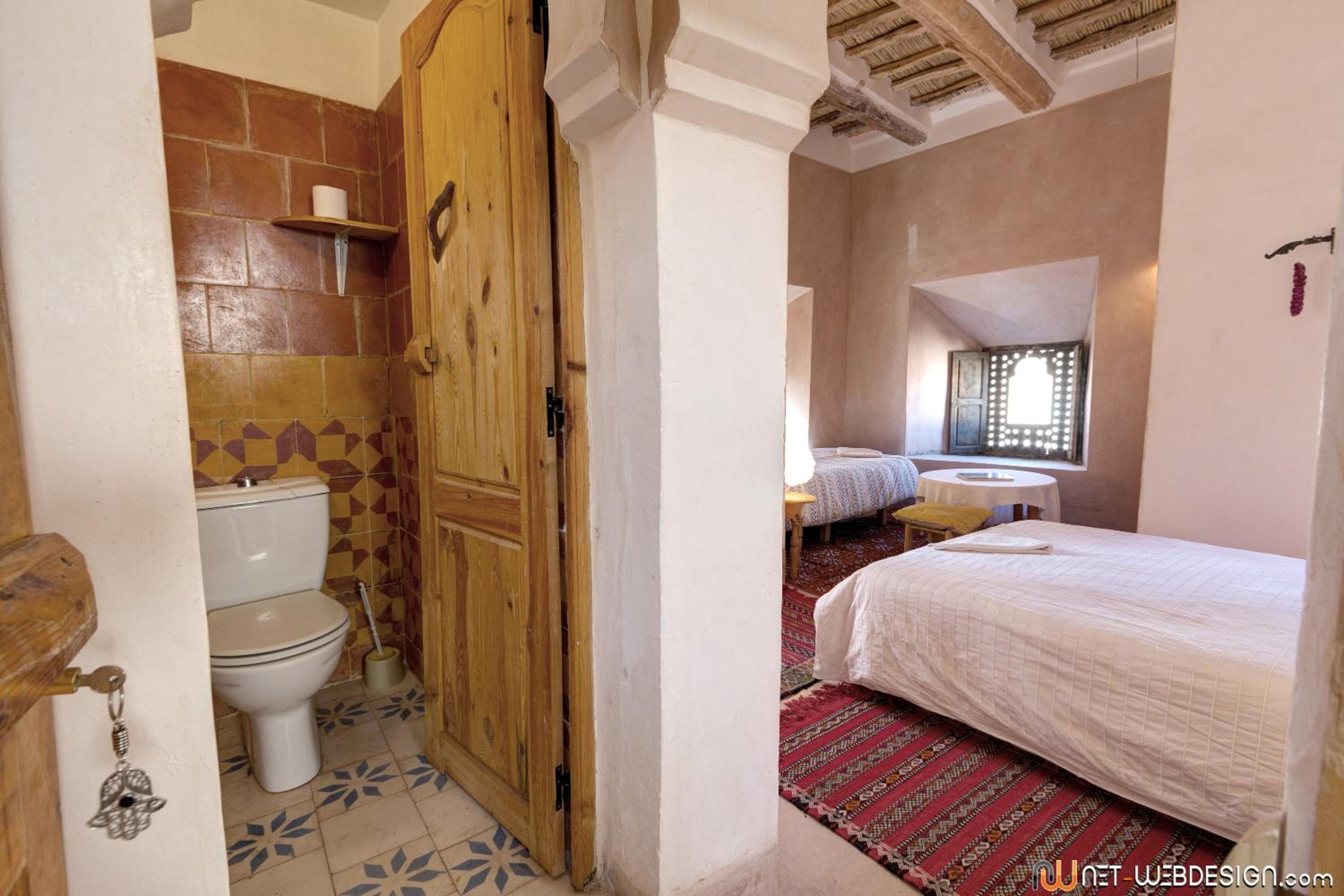 Standard Double Room - Photo 11