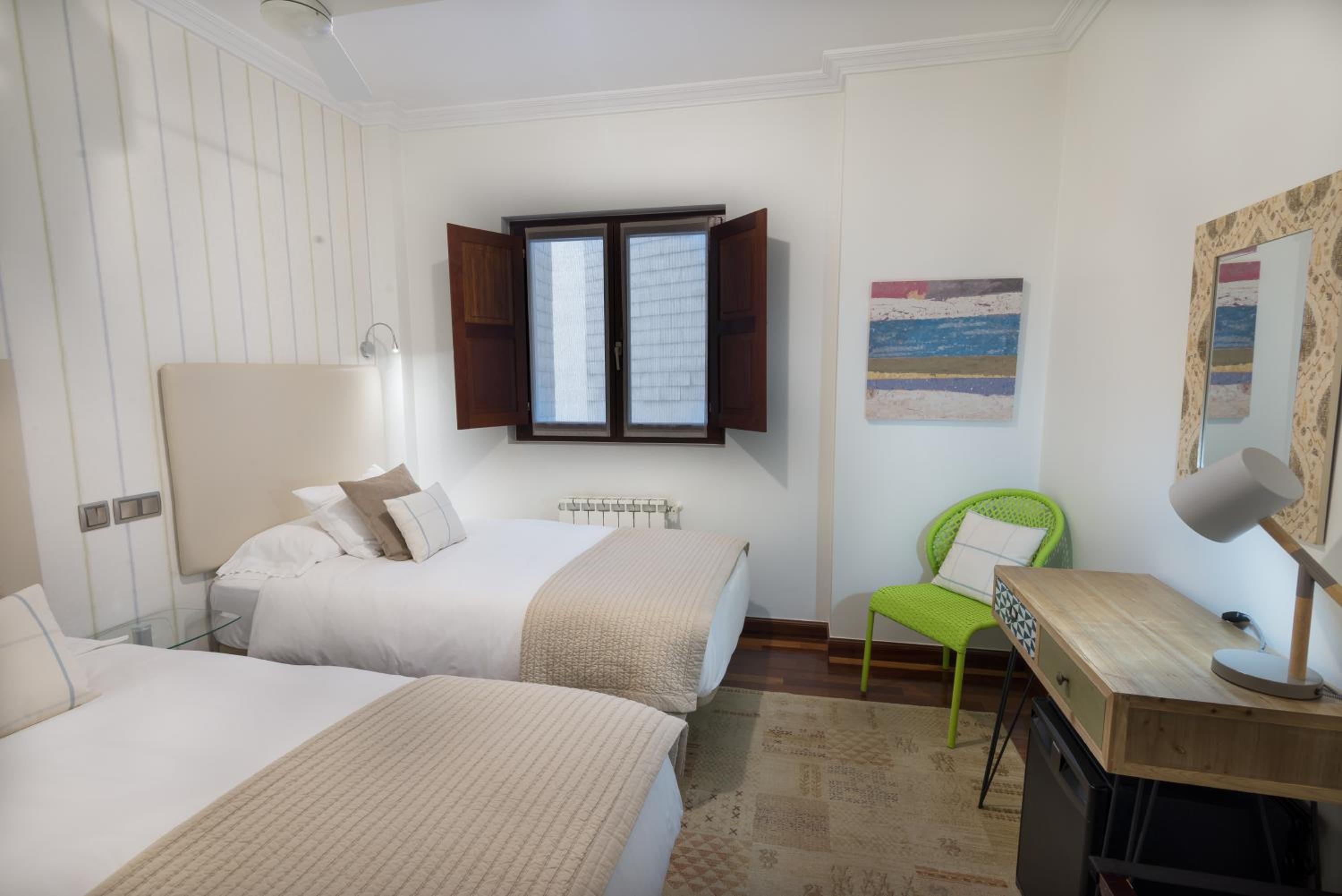 Twin Room - Photo 1