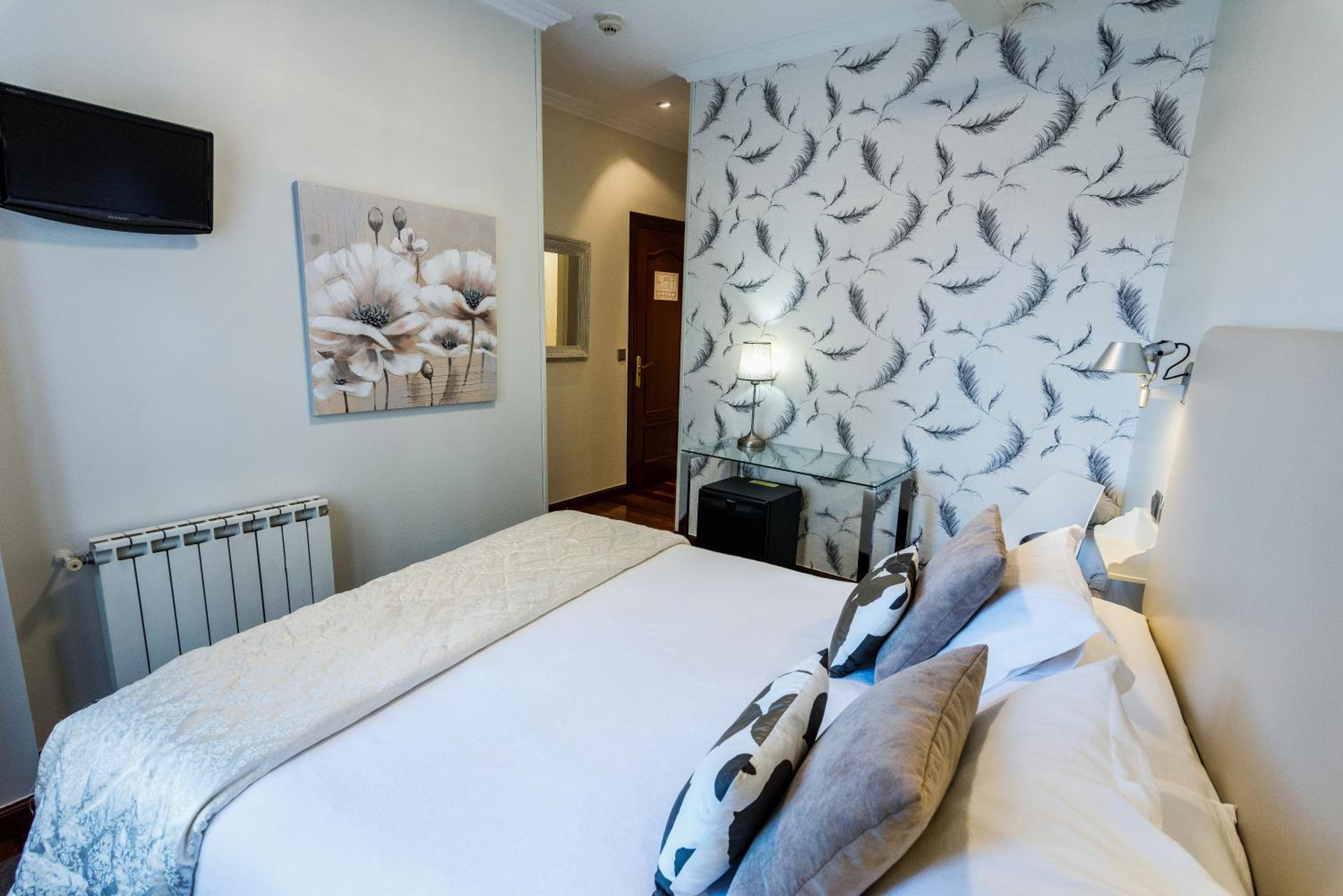 Double Room - Photo 1