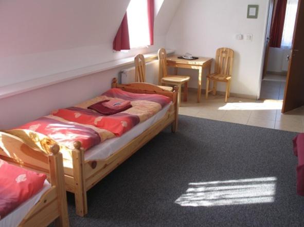 Triple Room - Photo 5