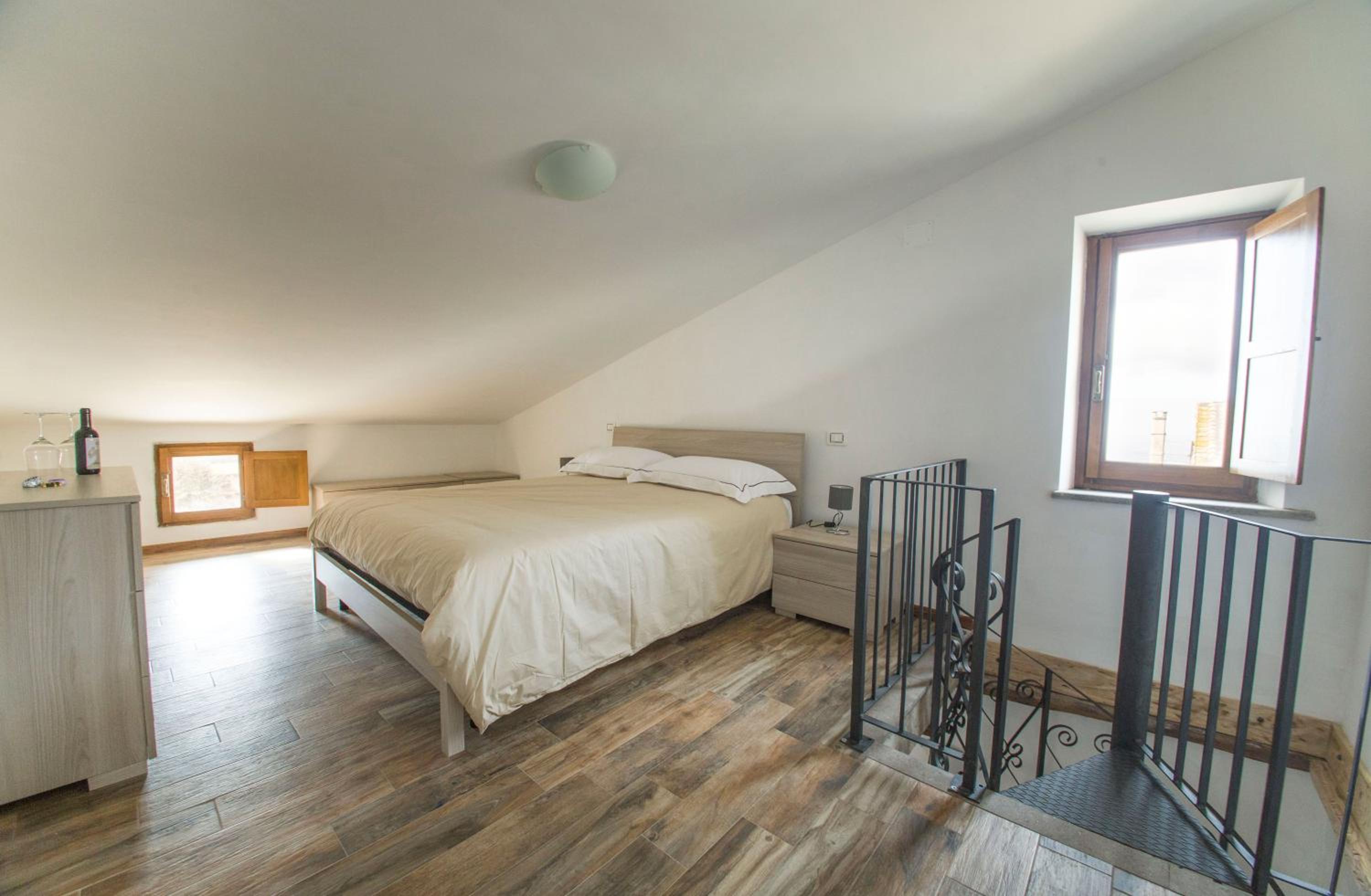 Maisonette photo 1