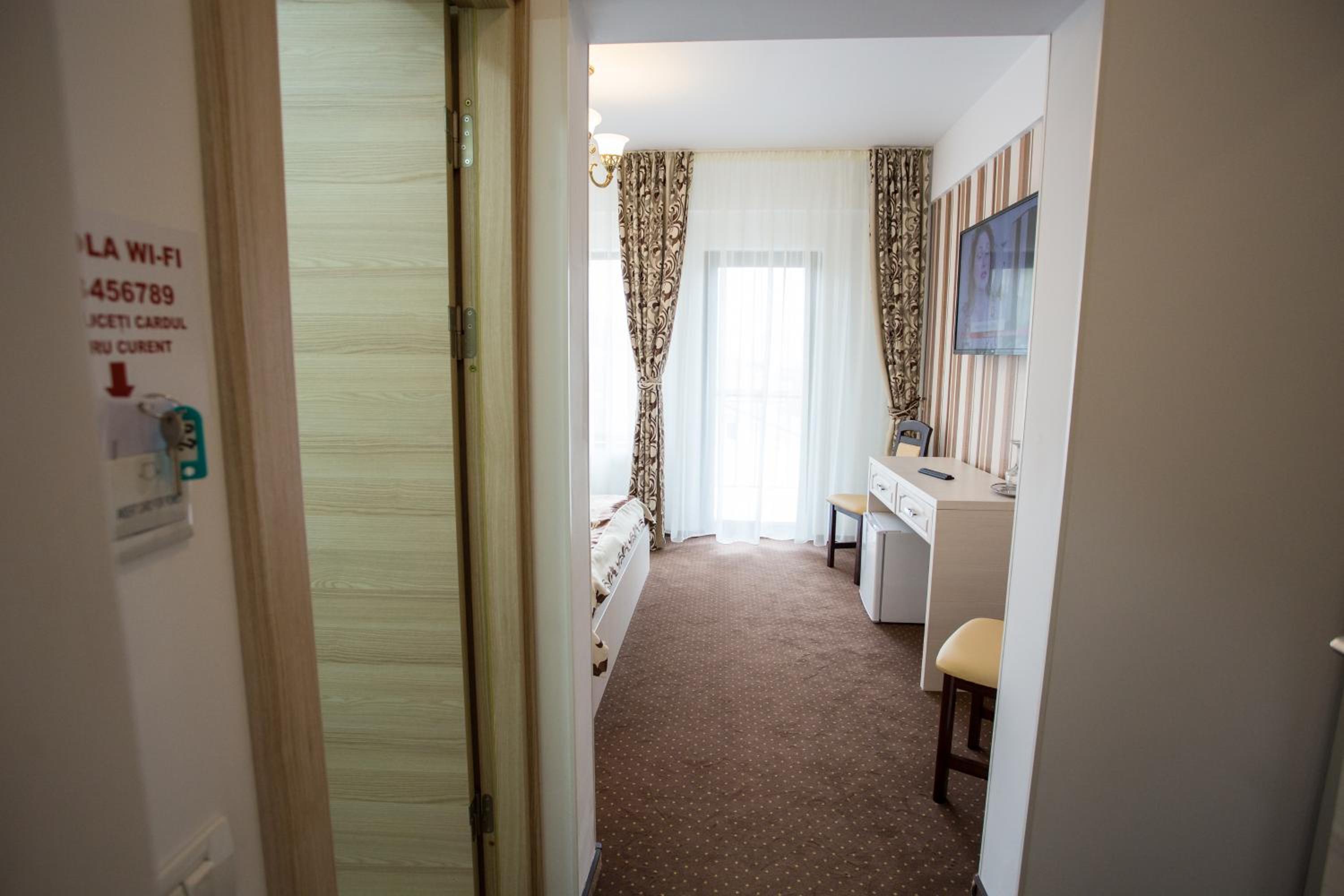 Double Room with Balcony photo 2