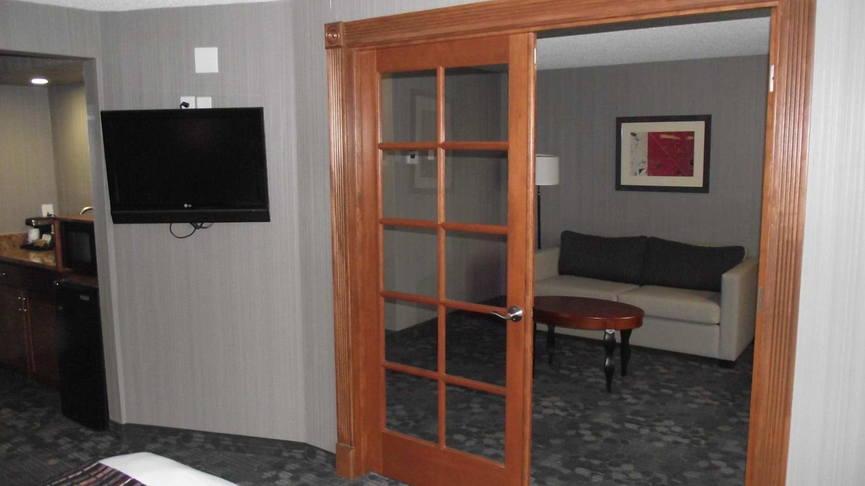 One-Bedroom King Suite - Photo 2