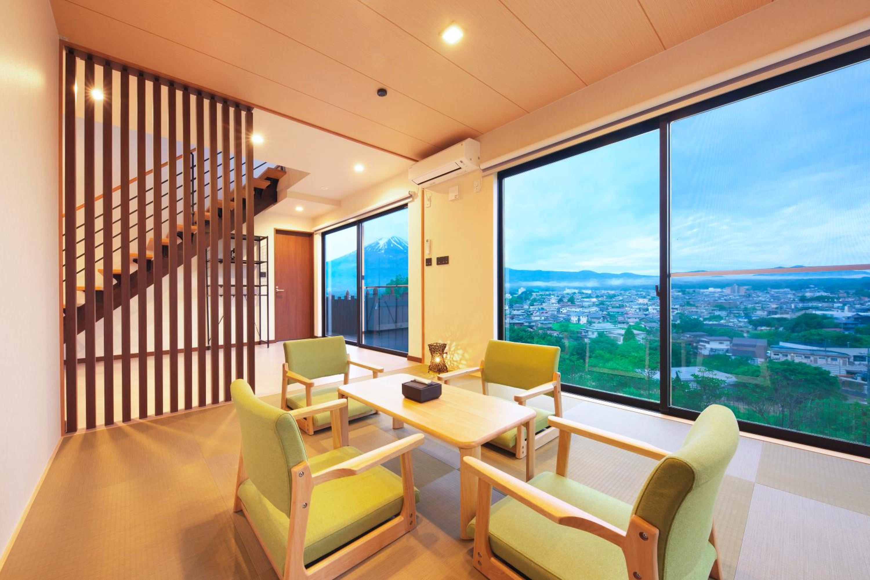 Balcony Villa with Partial Mt. Fuji View