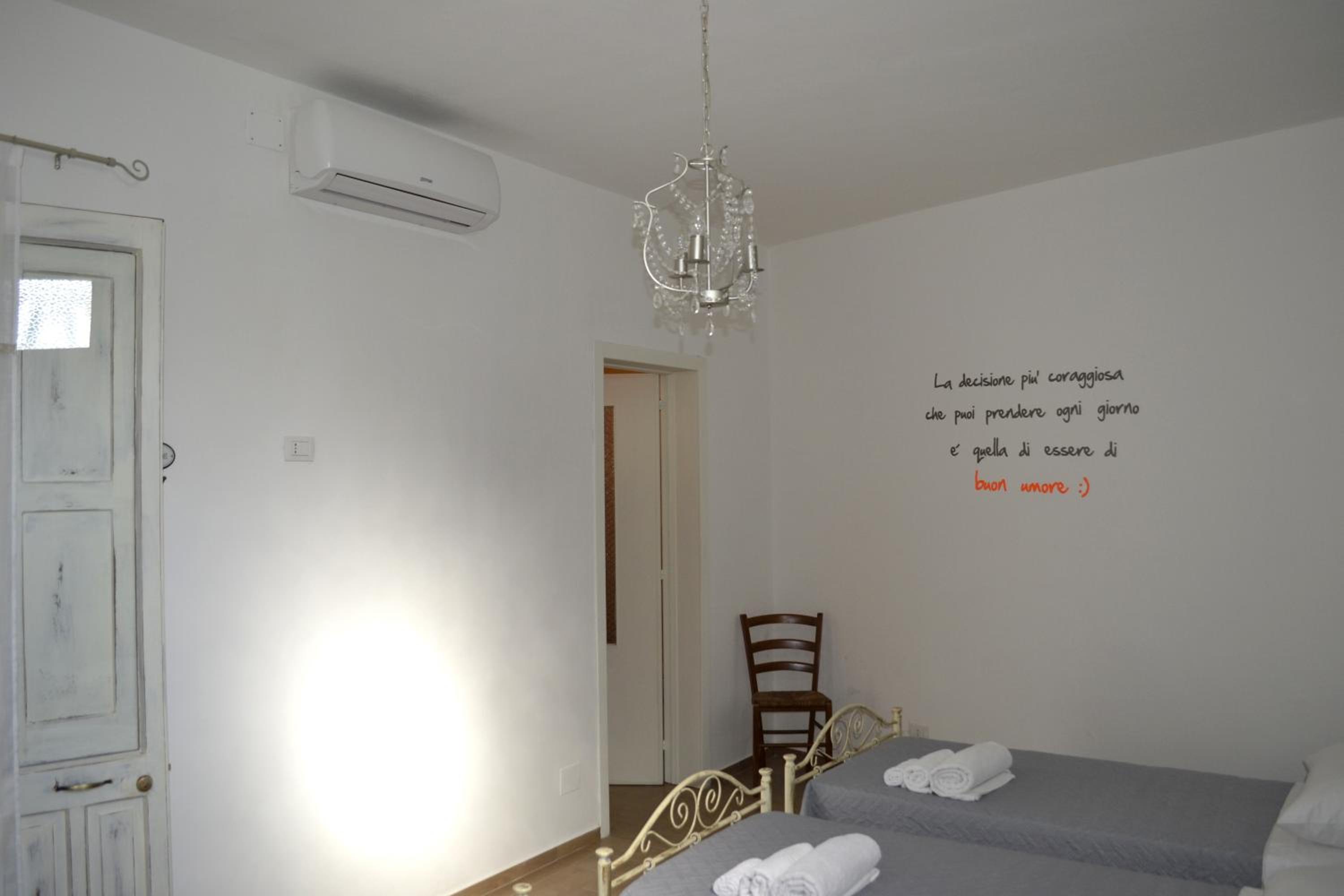 Triple Room with Private Bathroom photo 2