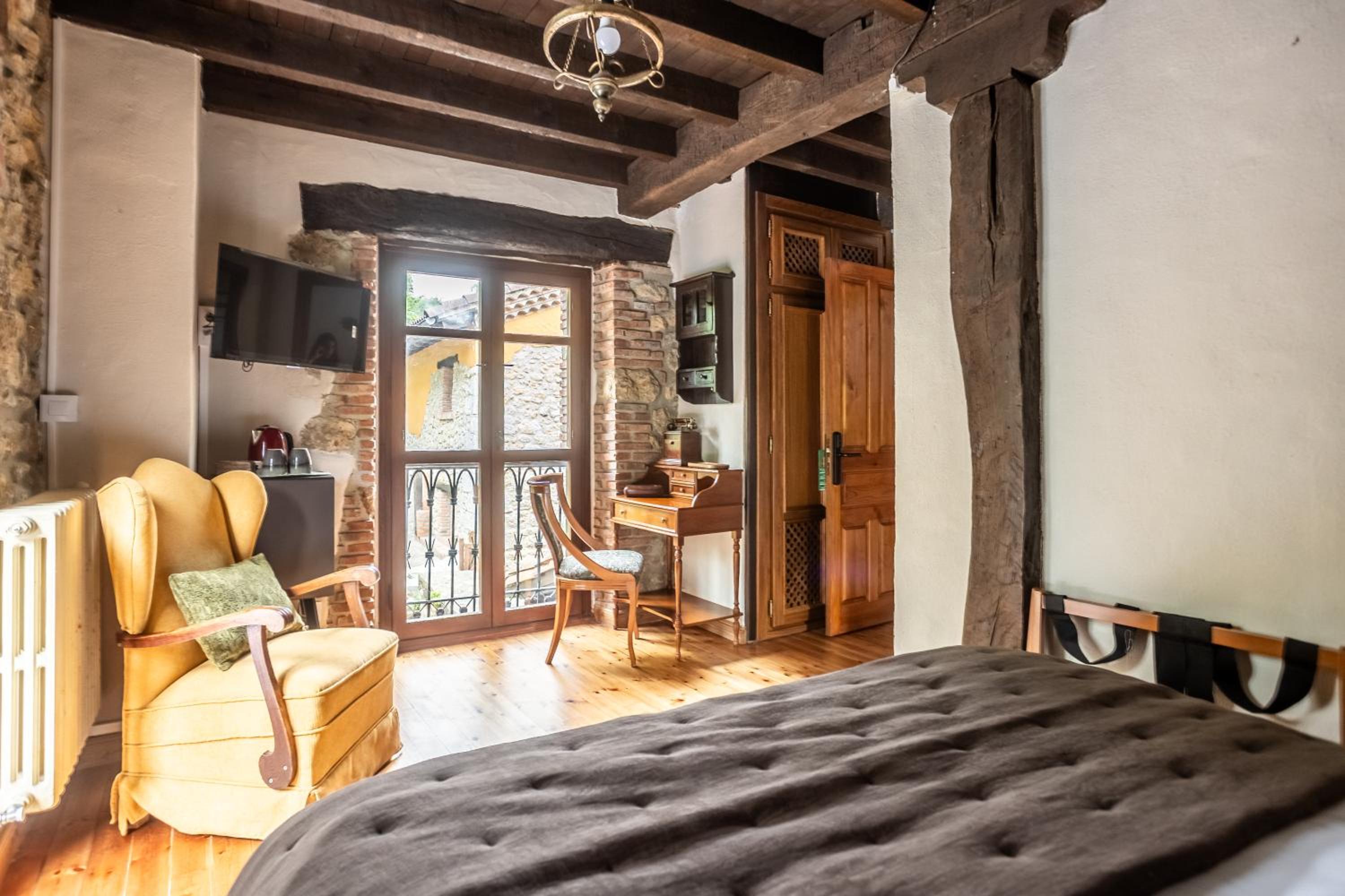 Deluxe Single Room with Balcony photo 1