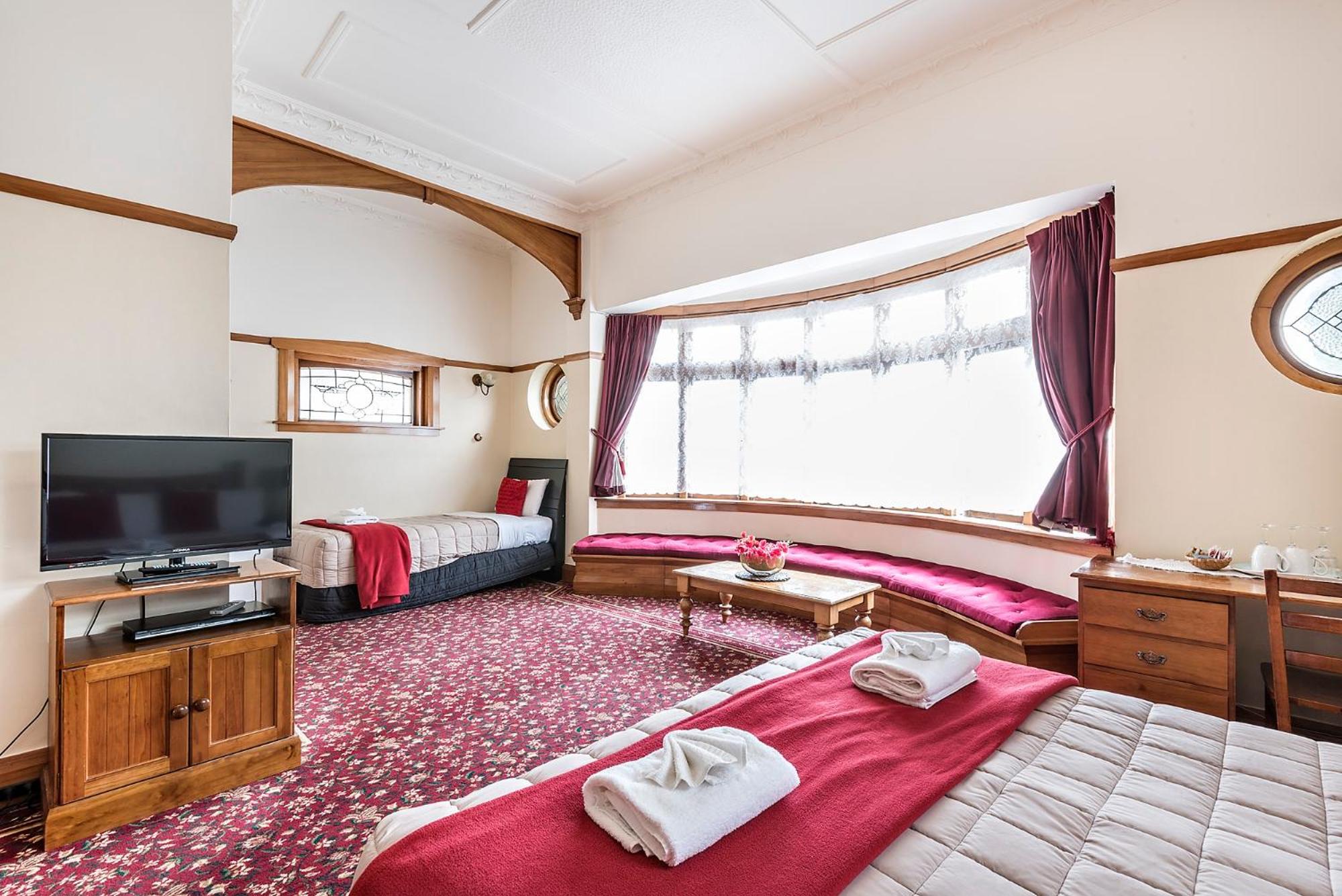 Lodge King Room with Spa Bath