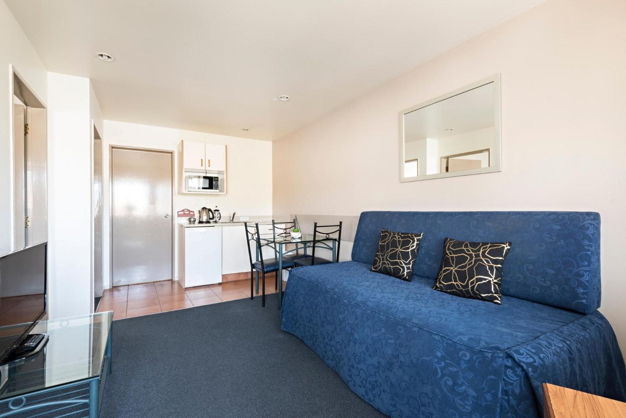 Motel Two-Bedroom Apartment