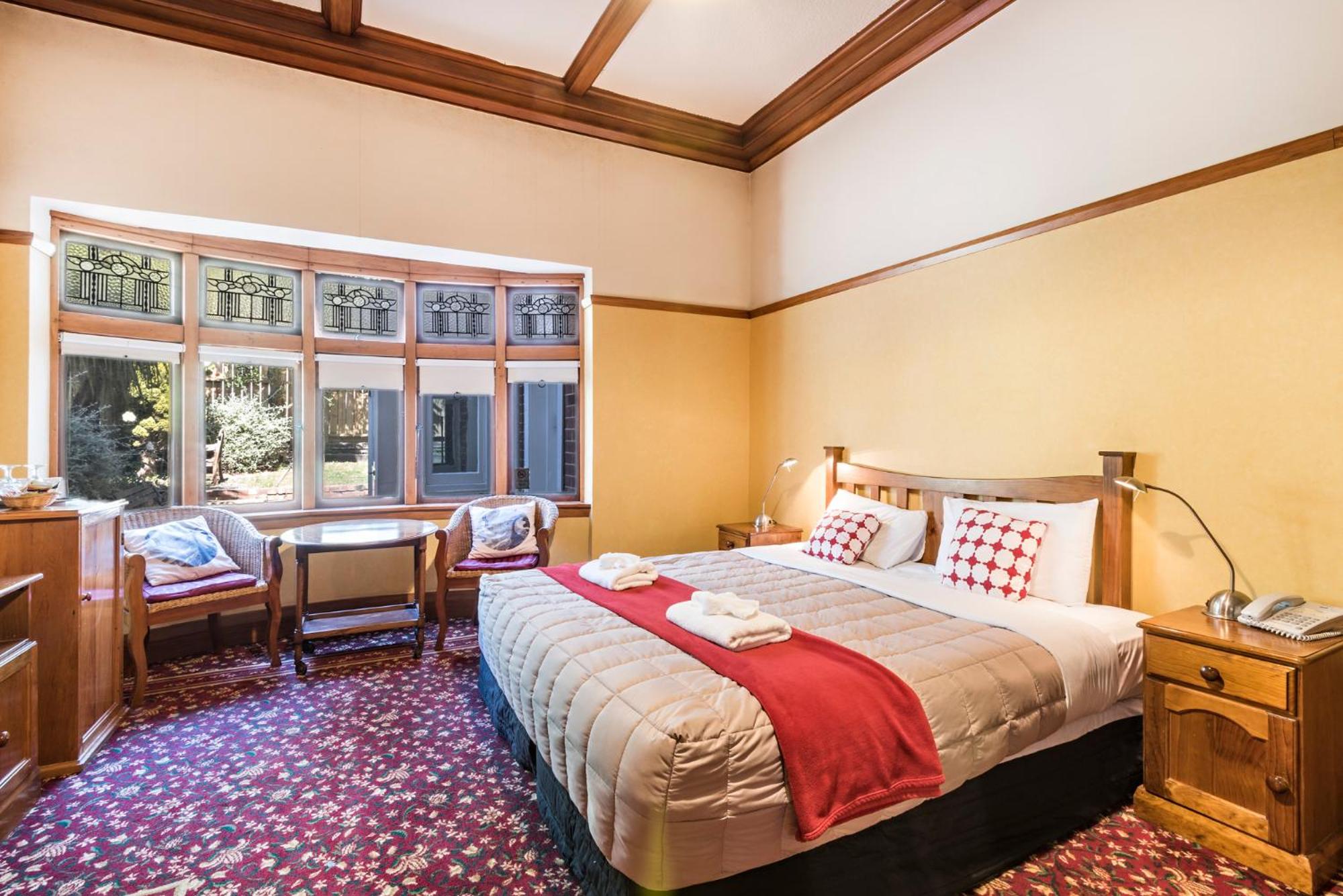 Lodge Standard King Room