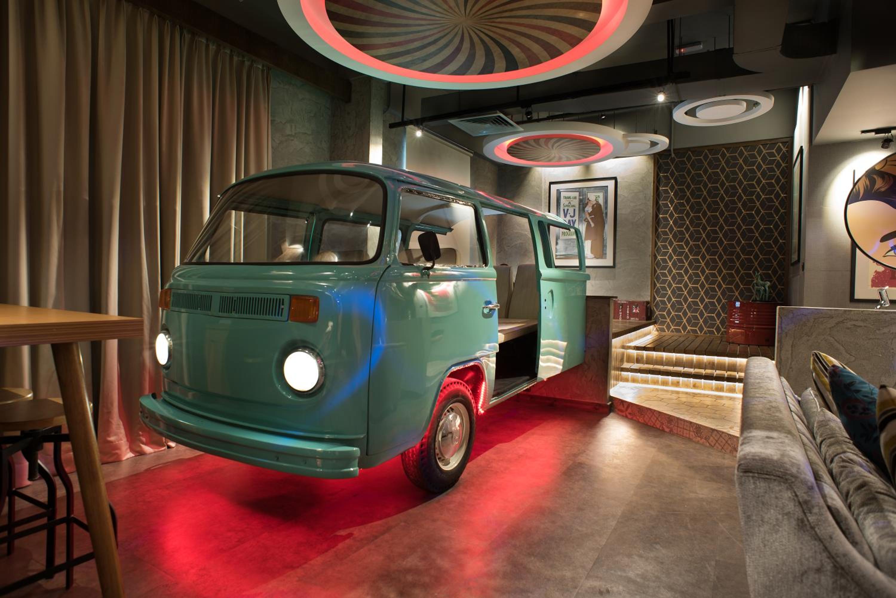 Volkswagen Suite photo 1