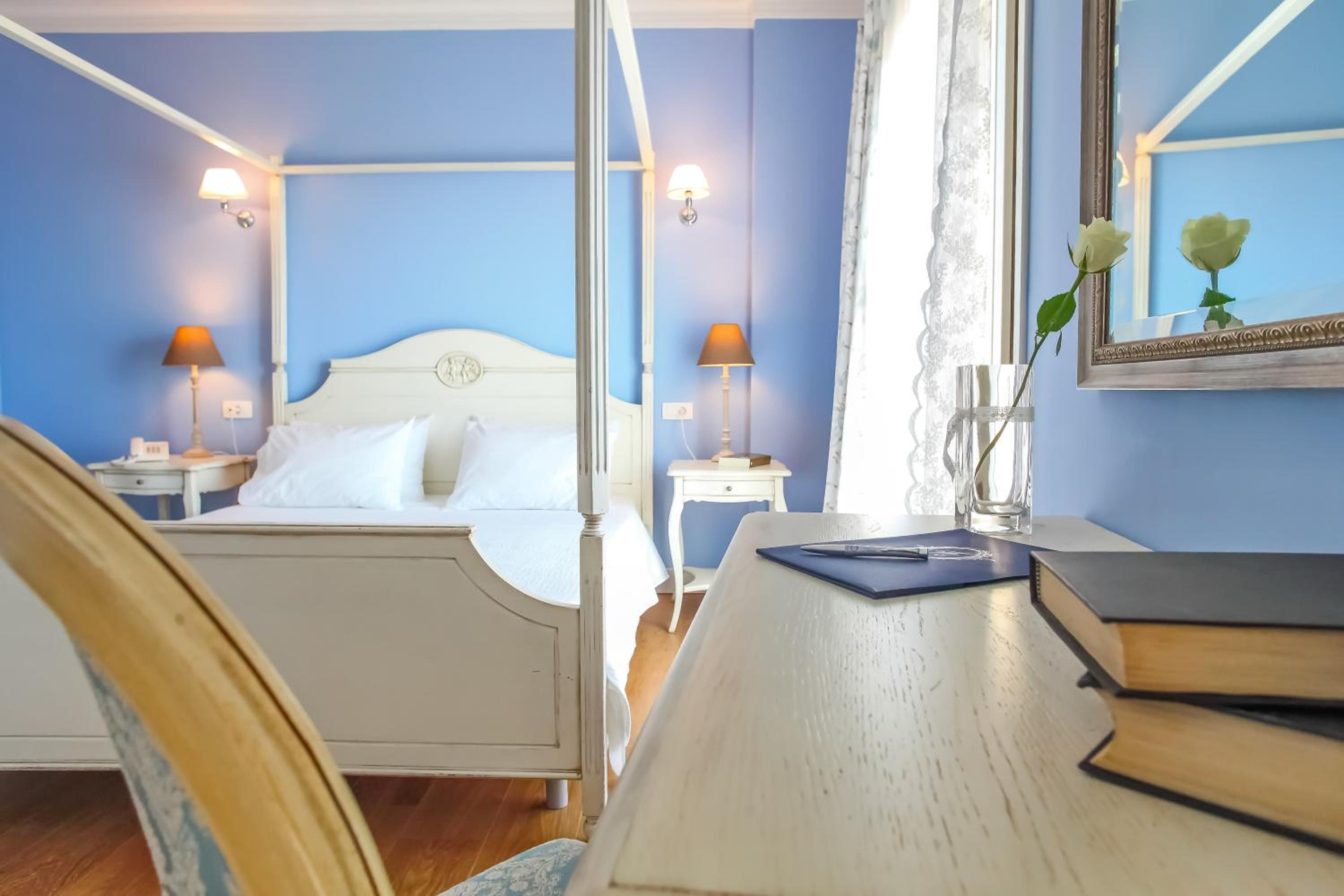 Double Room - Photo 9