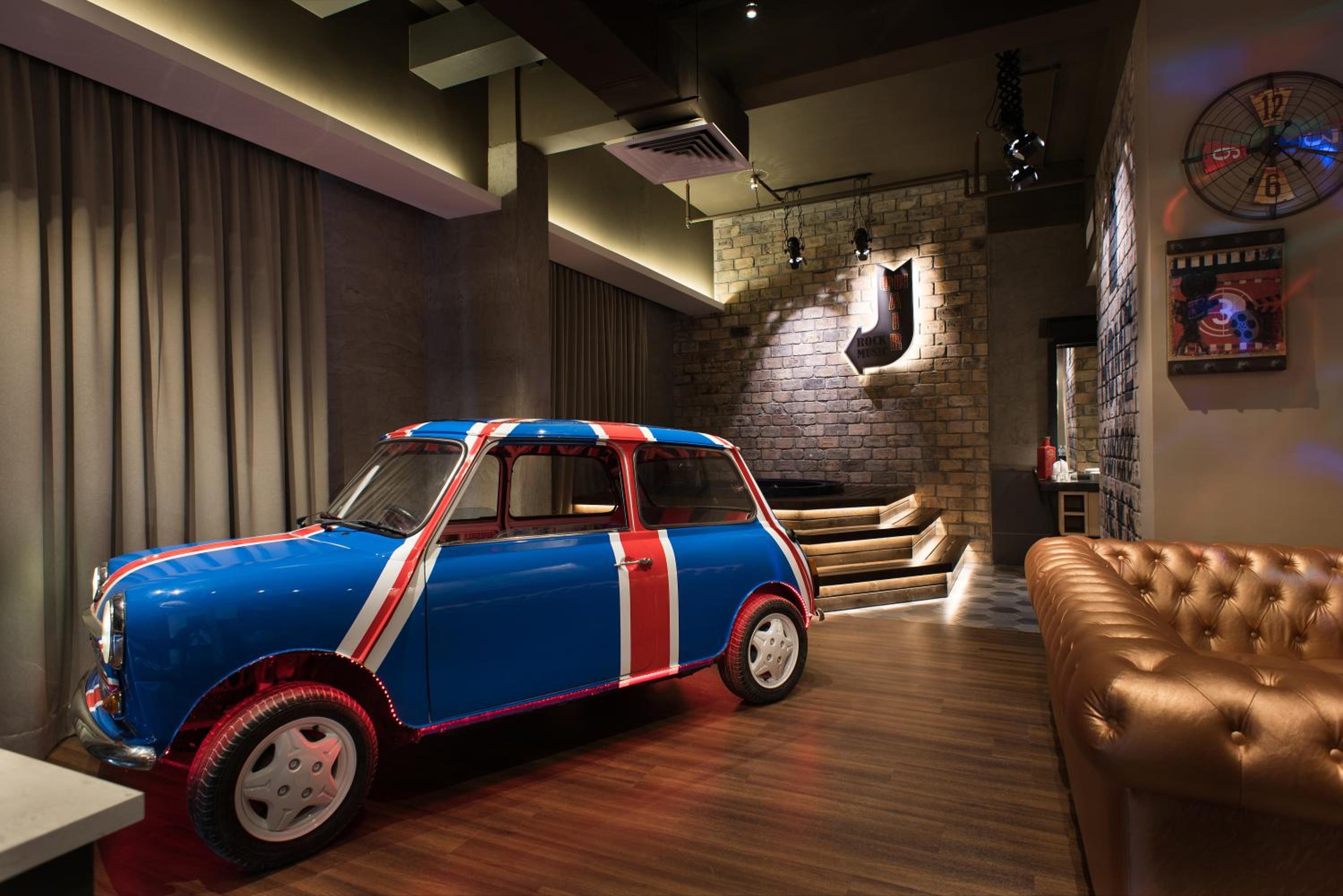 Mini Cooper Suite