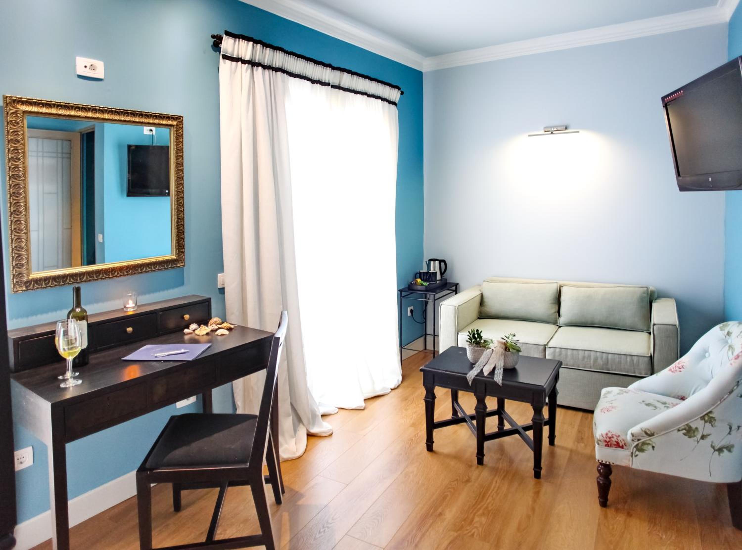 Double Room - Photo 13