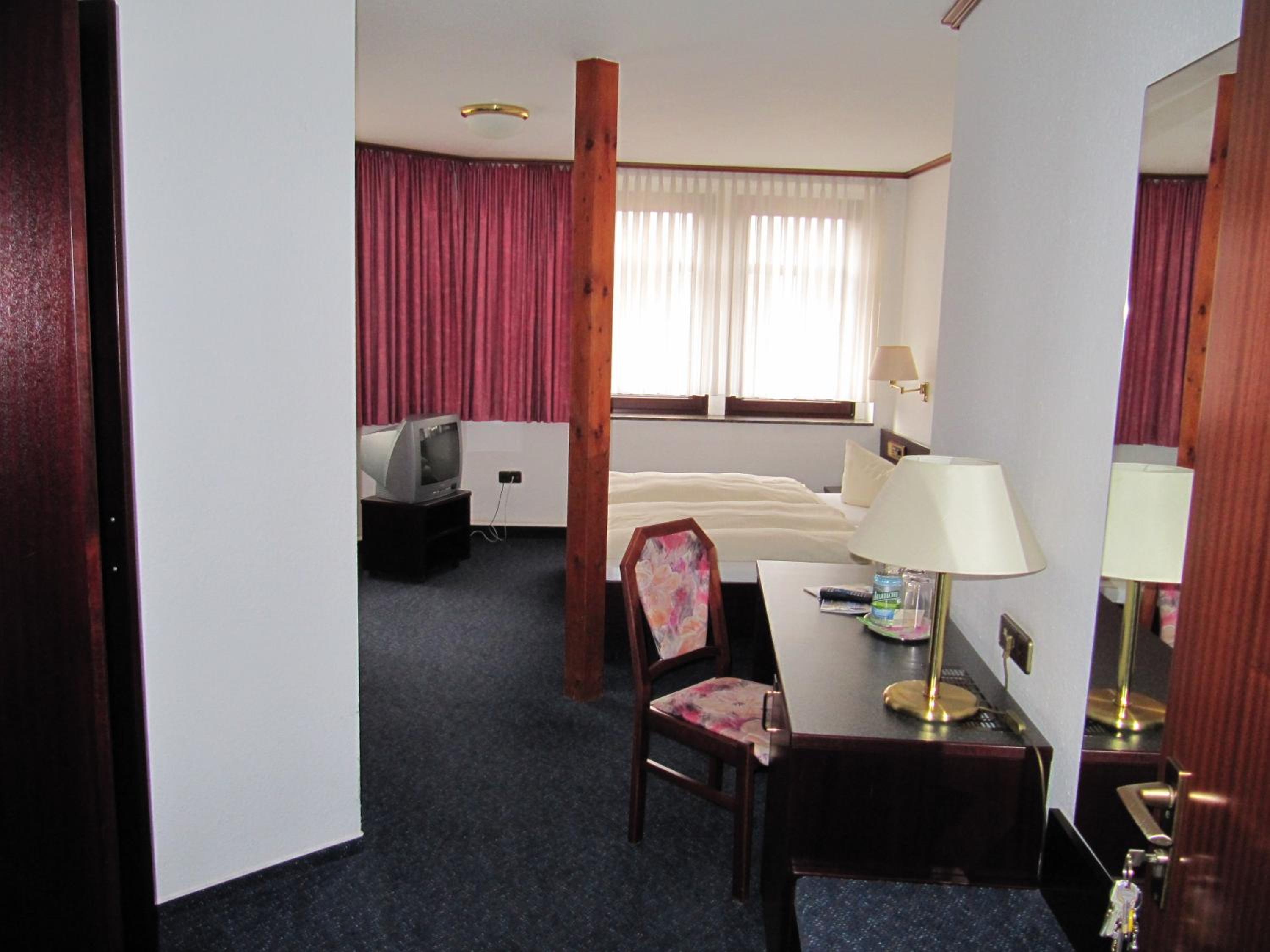Double or Twin Room - Photo 6