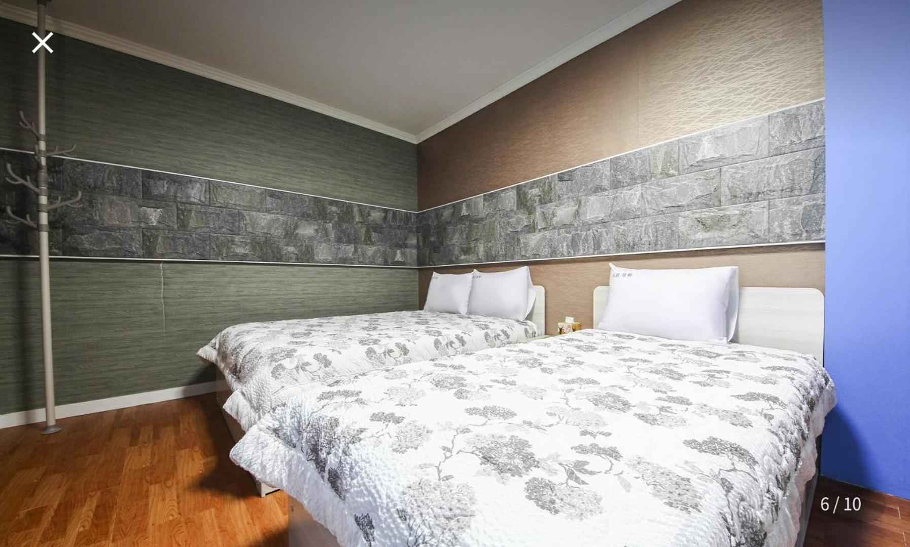 Twin Room - Photo 2
