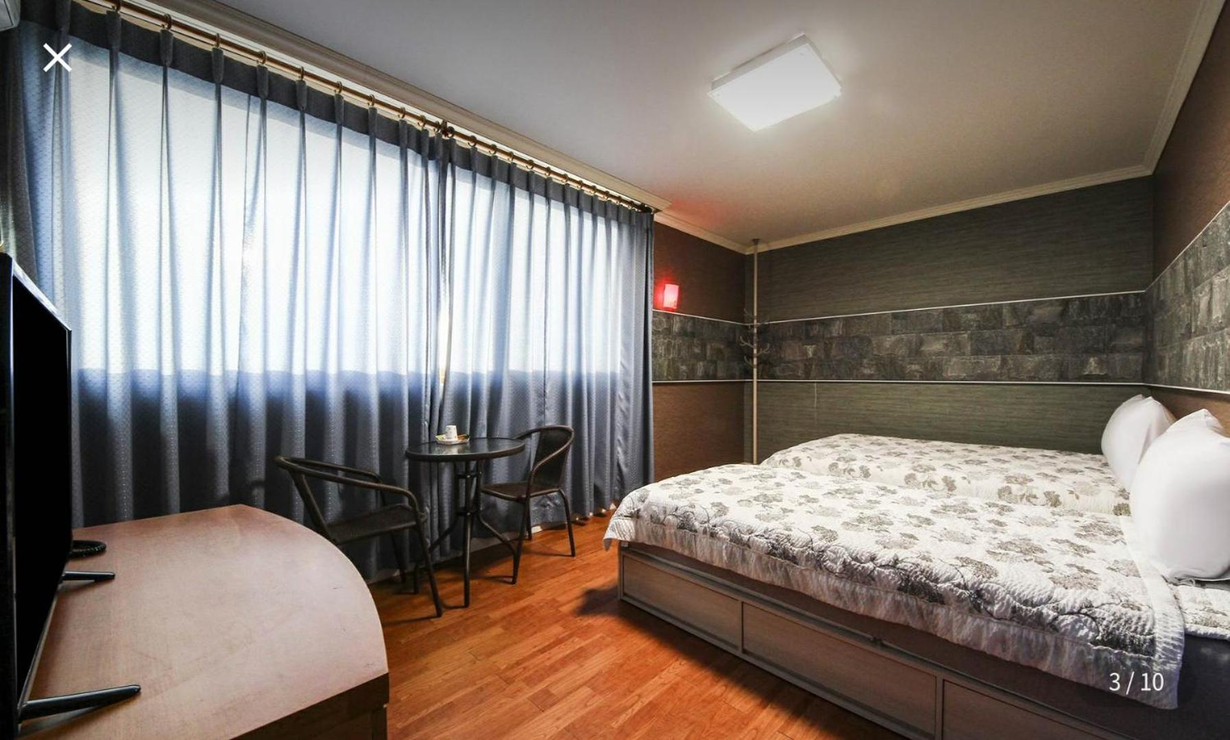 Twin Room - Photo 8