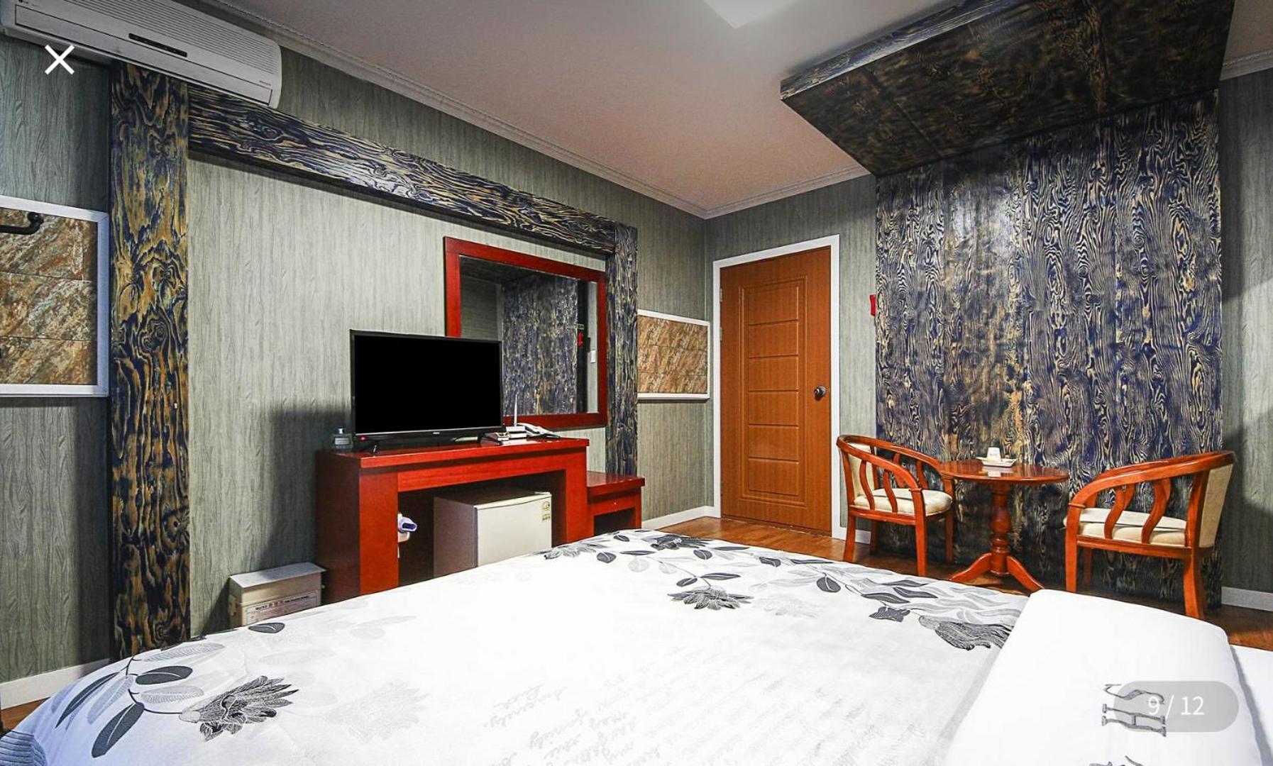 Double Room - Photo 9
