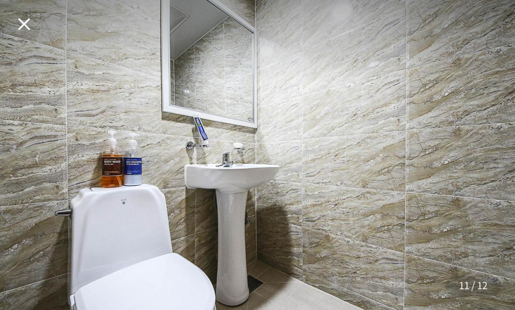 Double Room - Photo 12