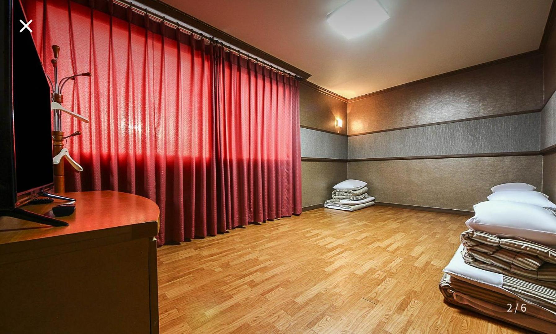 Family Room - Photo 5