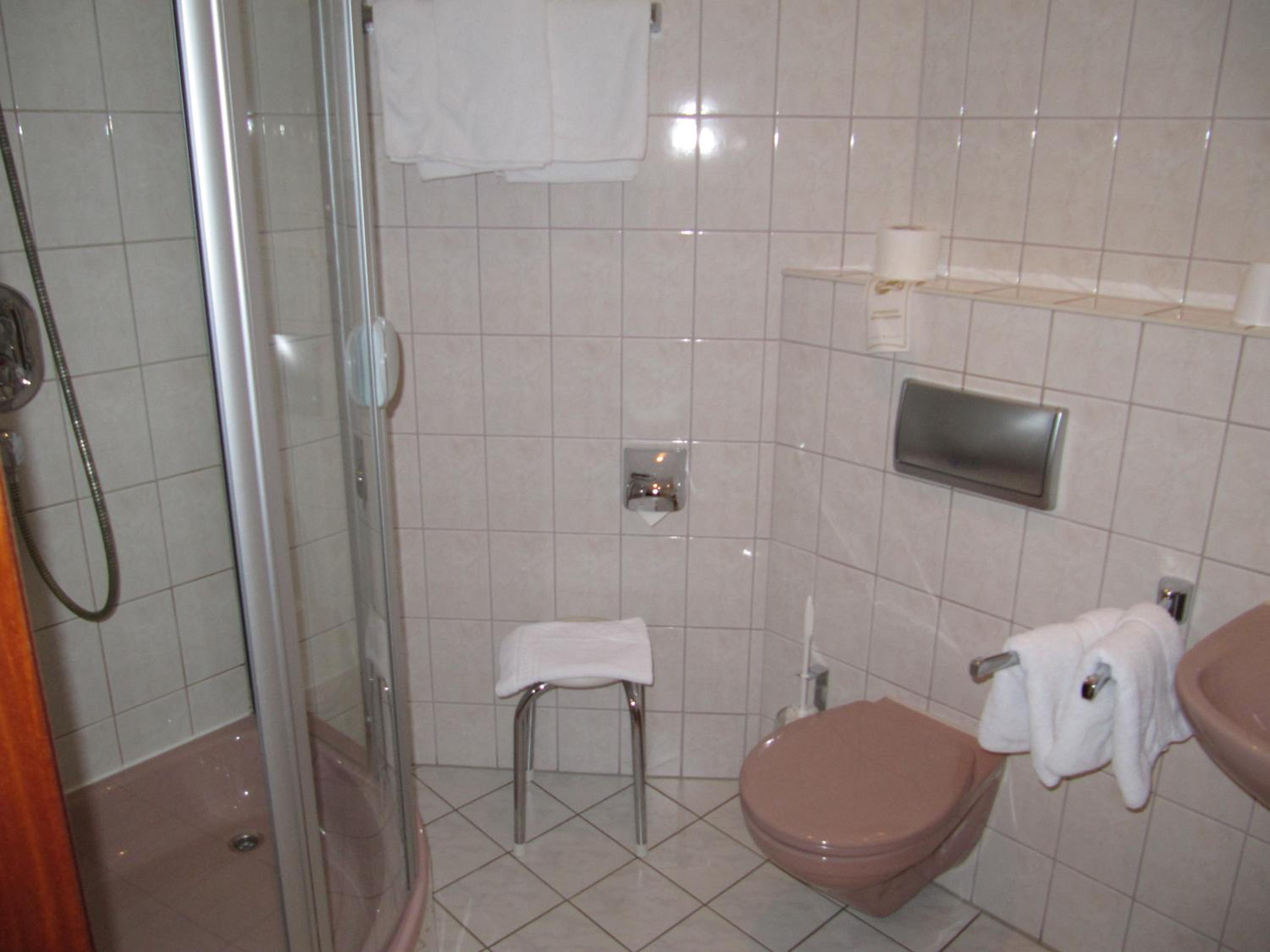 Double or Twin Room - Photo 3