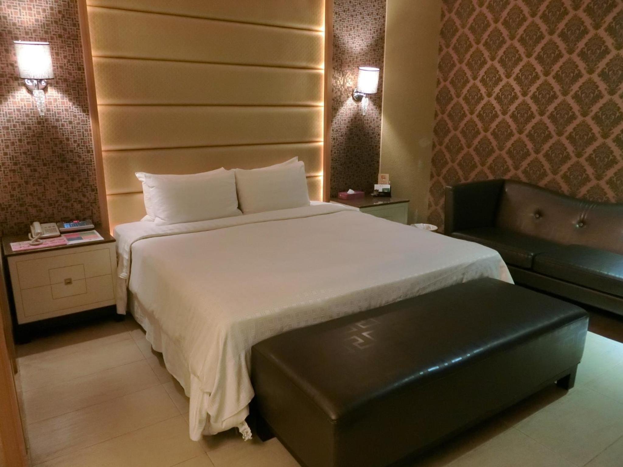 Queen Room with Spa Bath photo 3