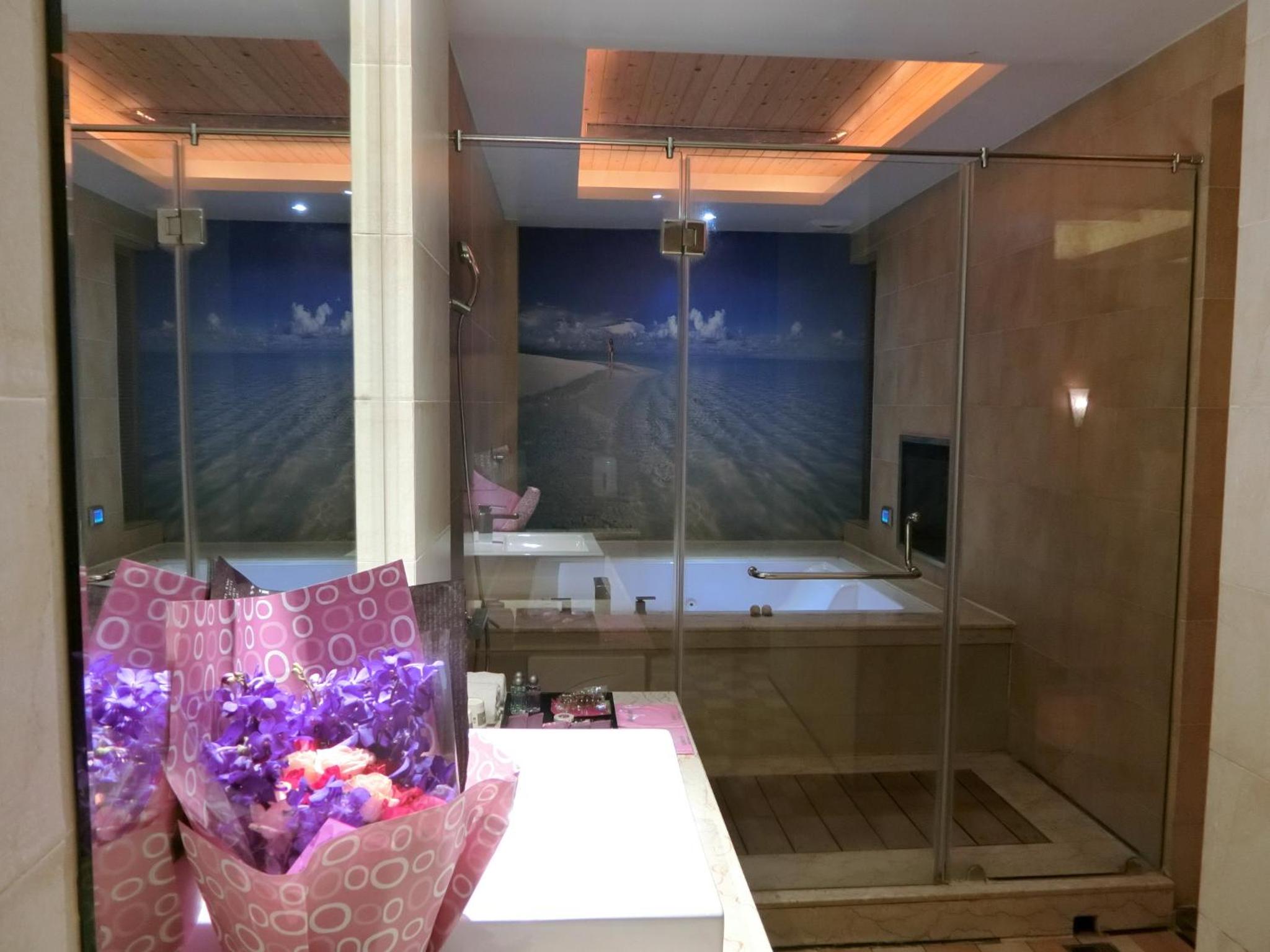 Deluxe Double Room with Bath photo 3
