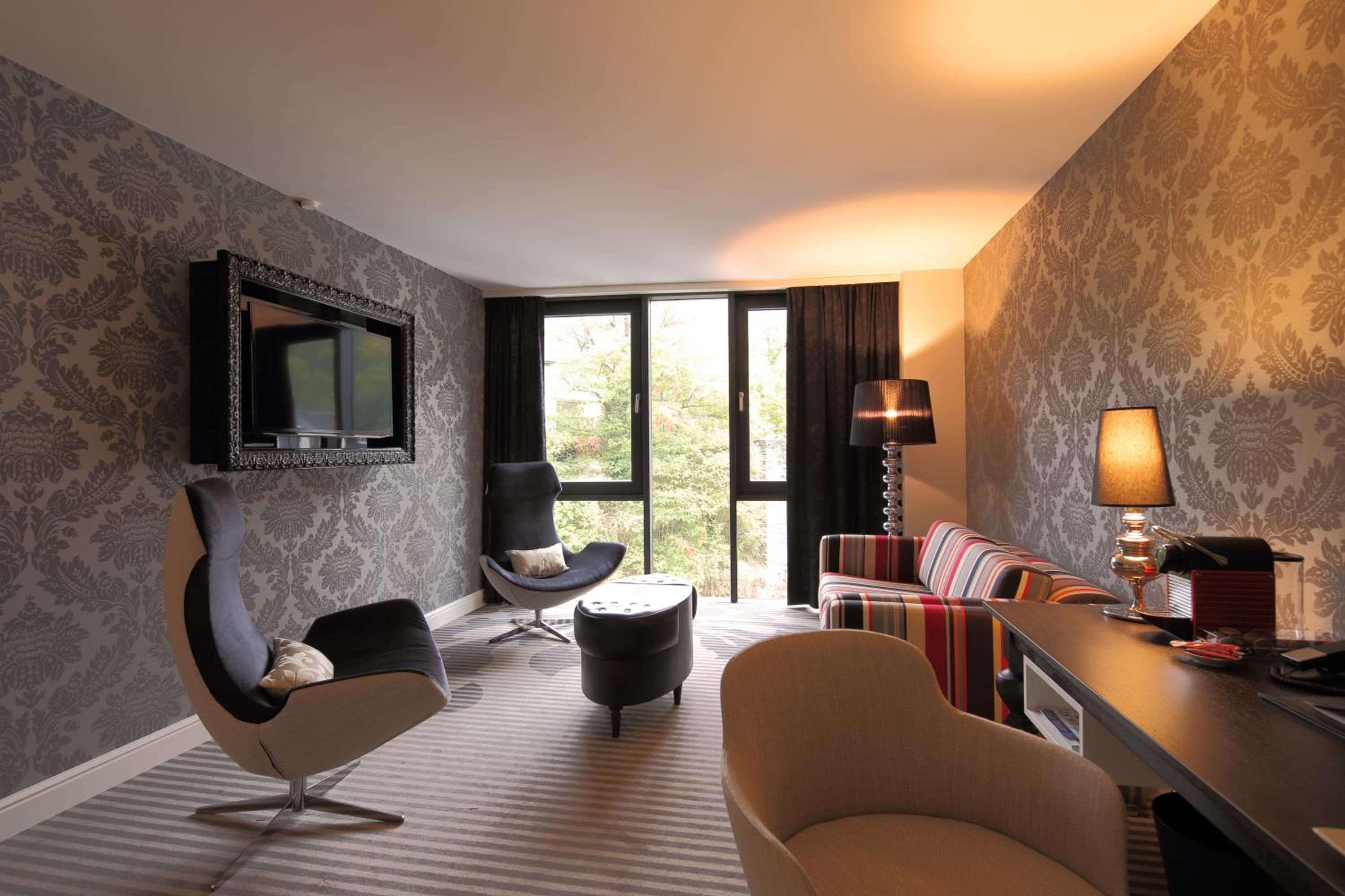 Suite - Photo 14
