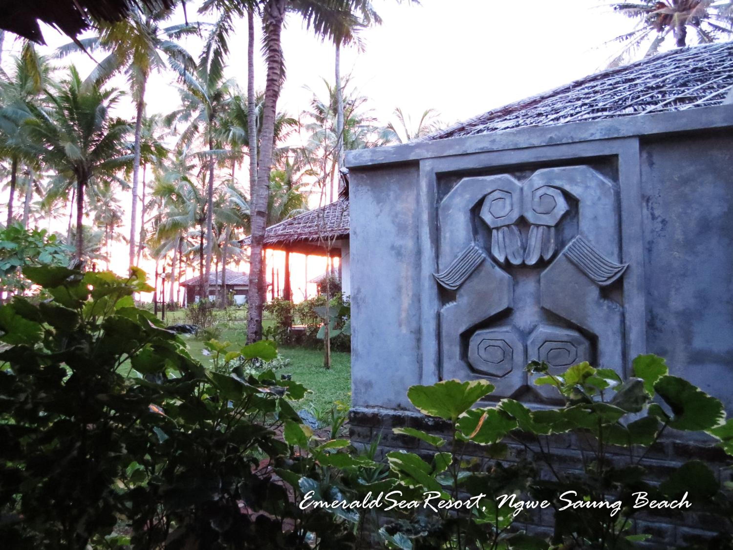 Deluxe Bungalow with Garden View photo 2