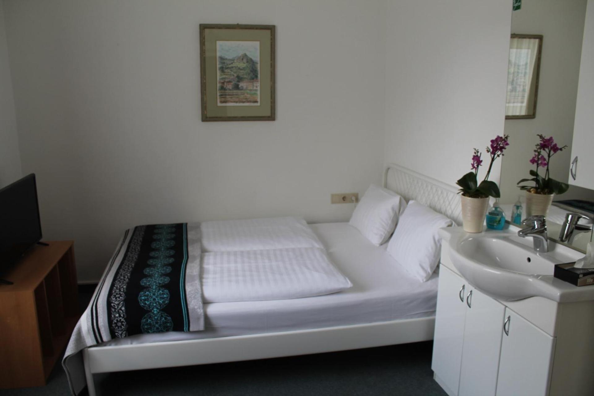 Double Room with external bathroom photo 1