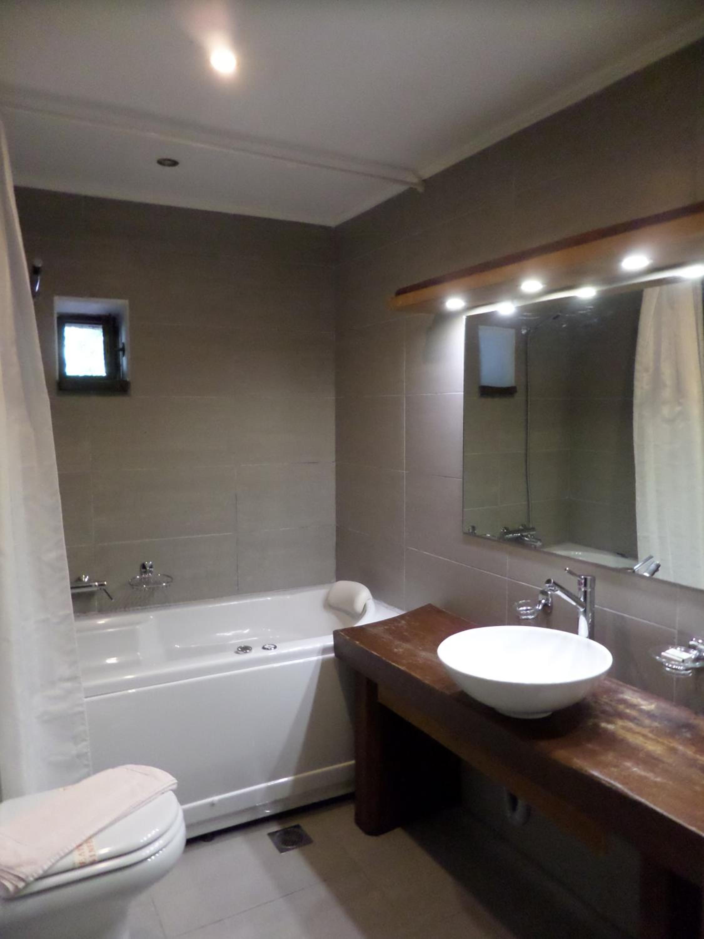 Deluxe Double Room - Photo 7