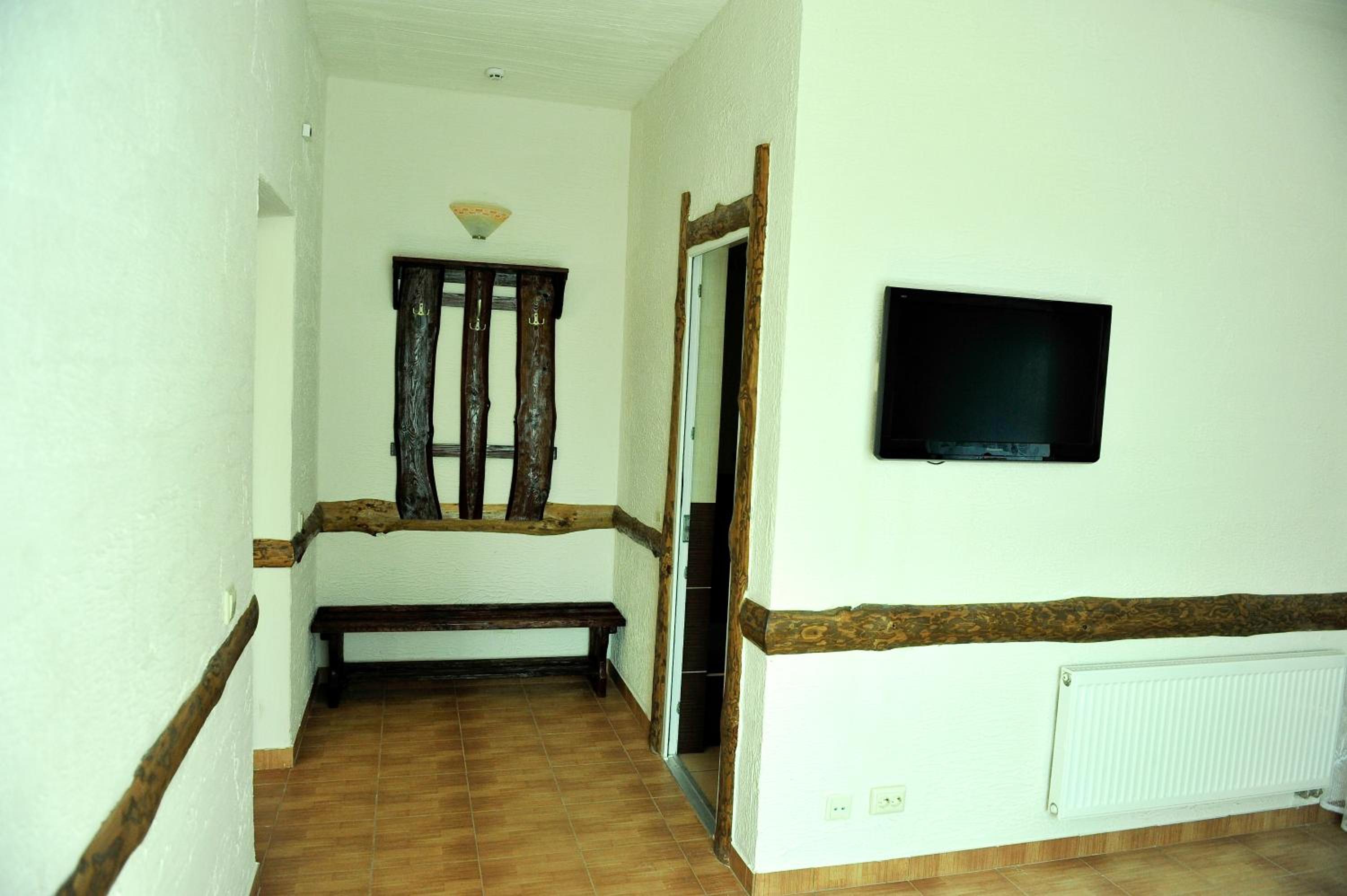 Queen Room with Balcony photo 3