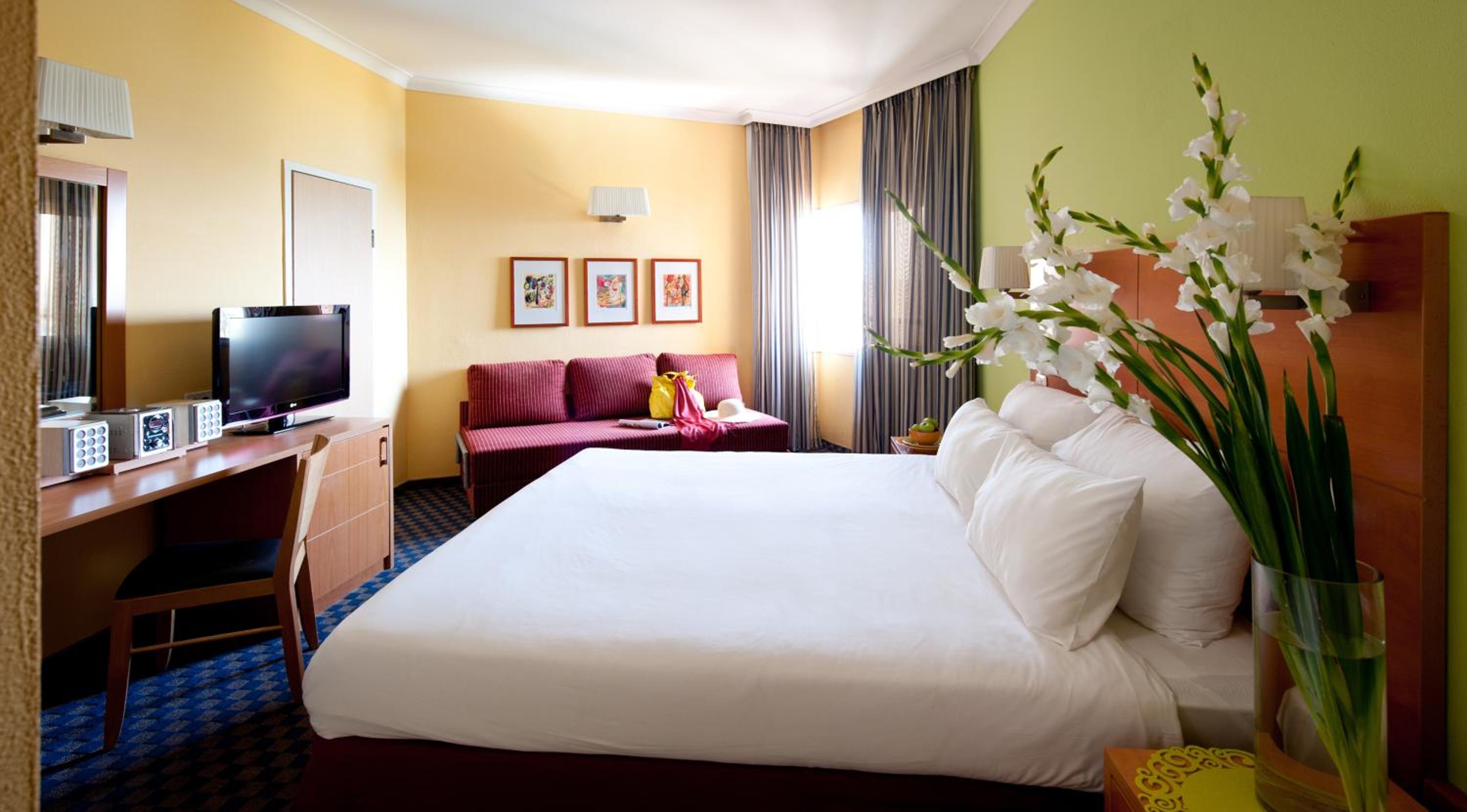 Double or Twin Room with Sea View - Photo 1