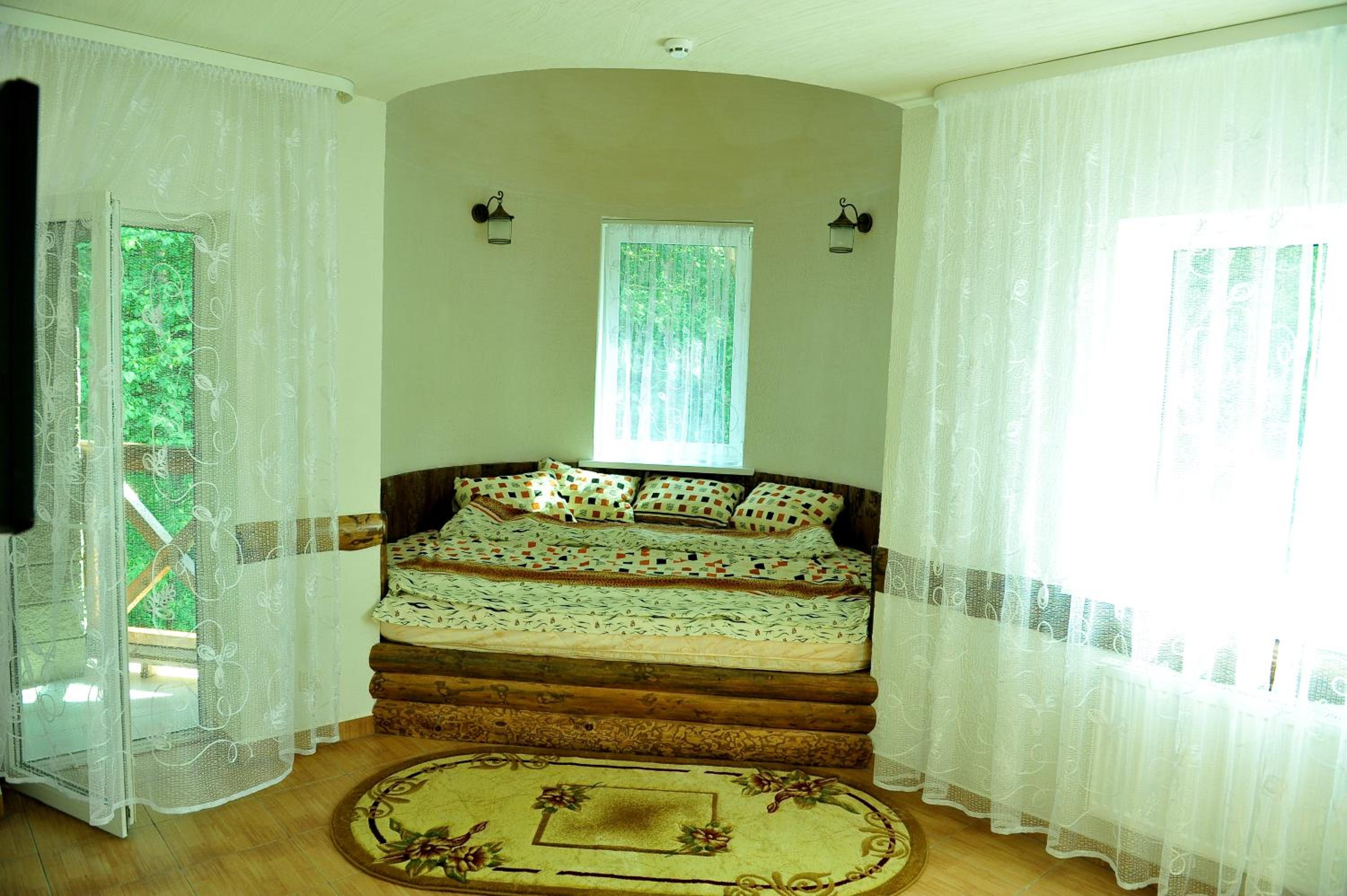Queen Room with Balcony photo 2