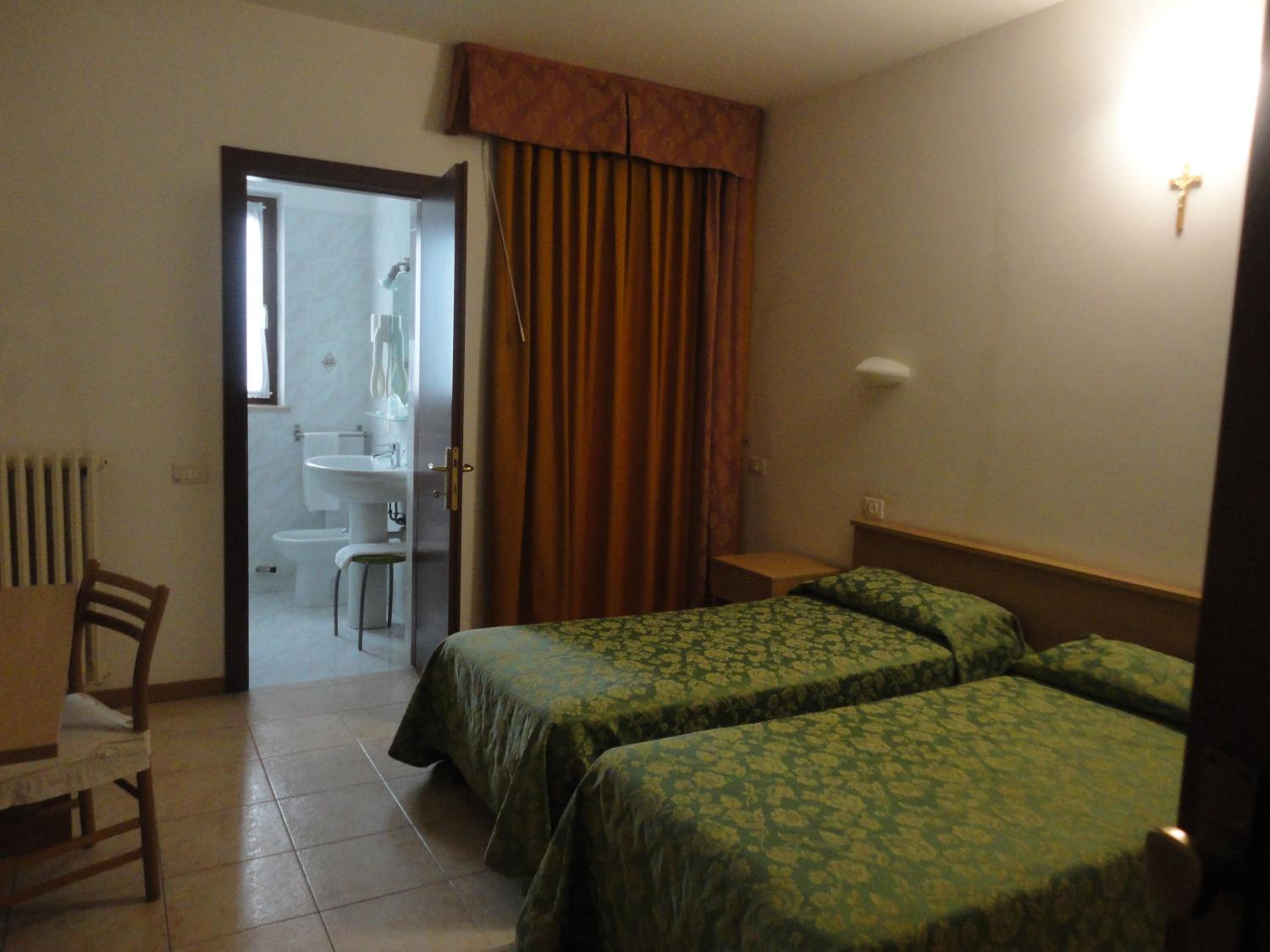 Double or Twin Room photo 1