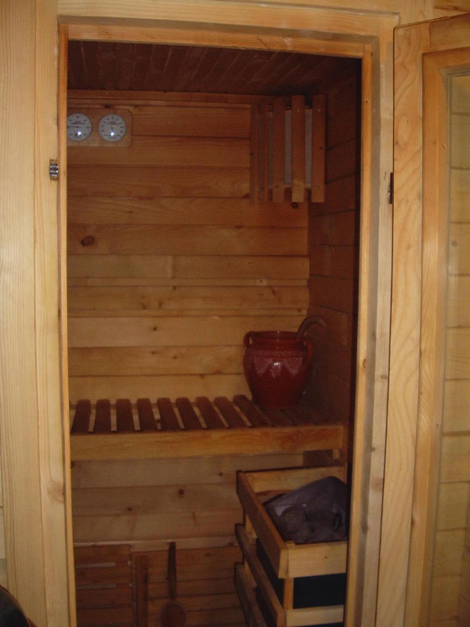 Double or Twin Room - Photo 8