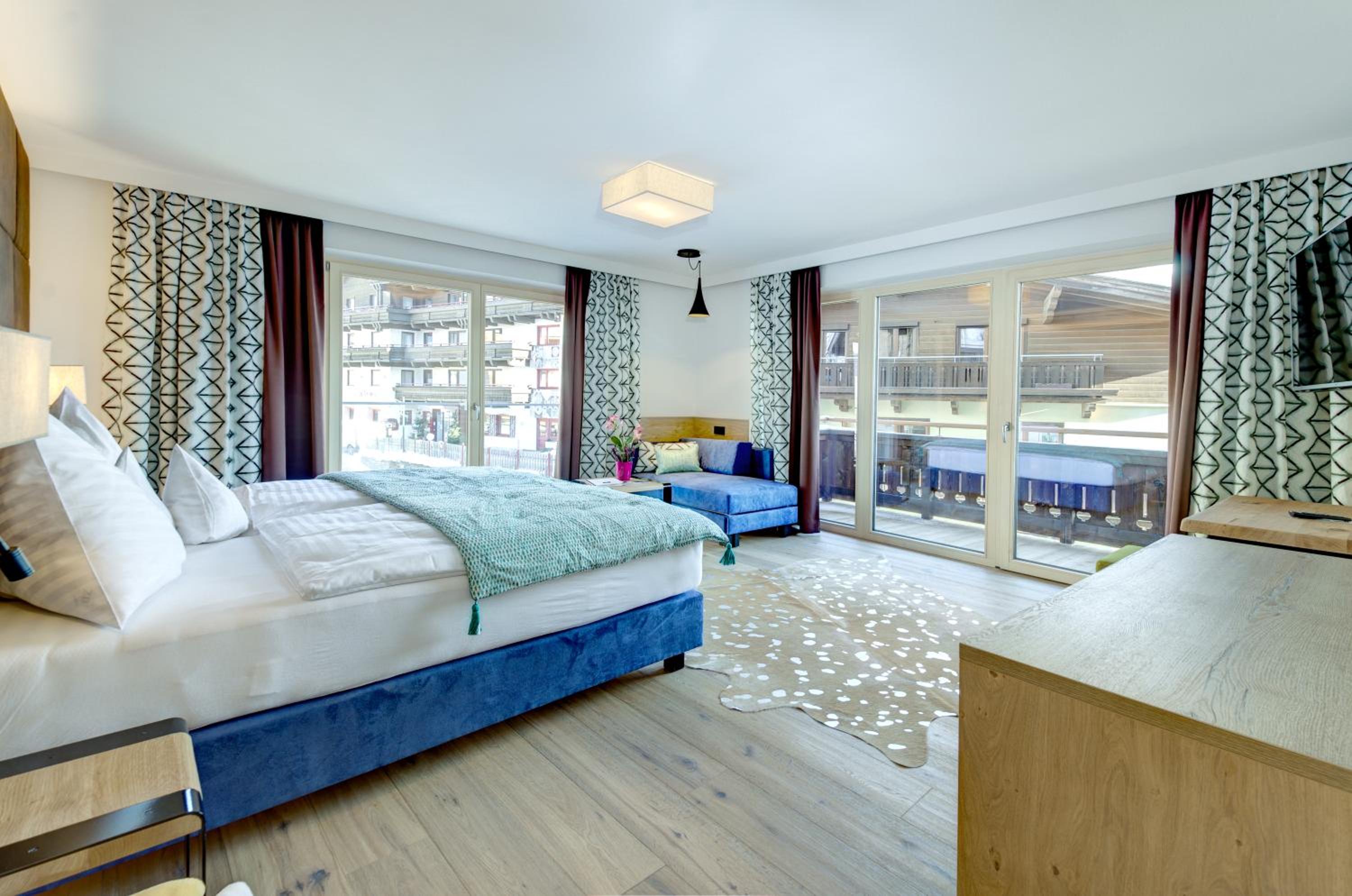 Deluxe Junior Suite - Photo 1