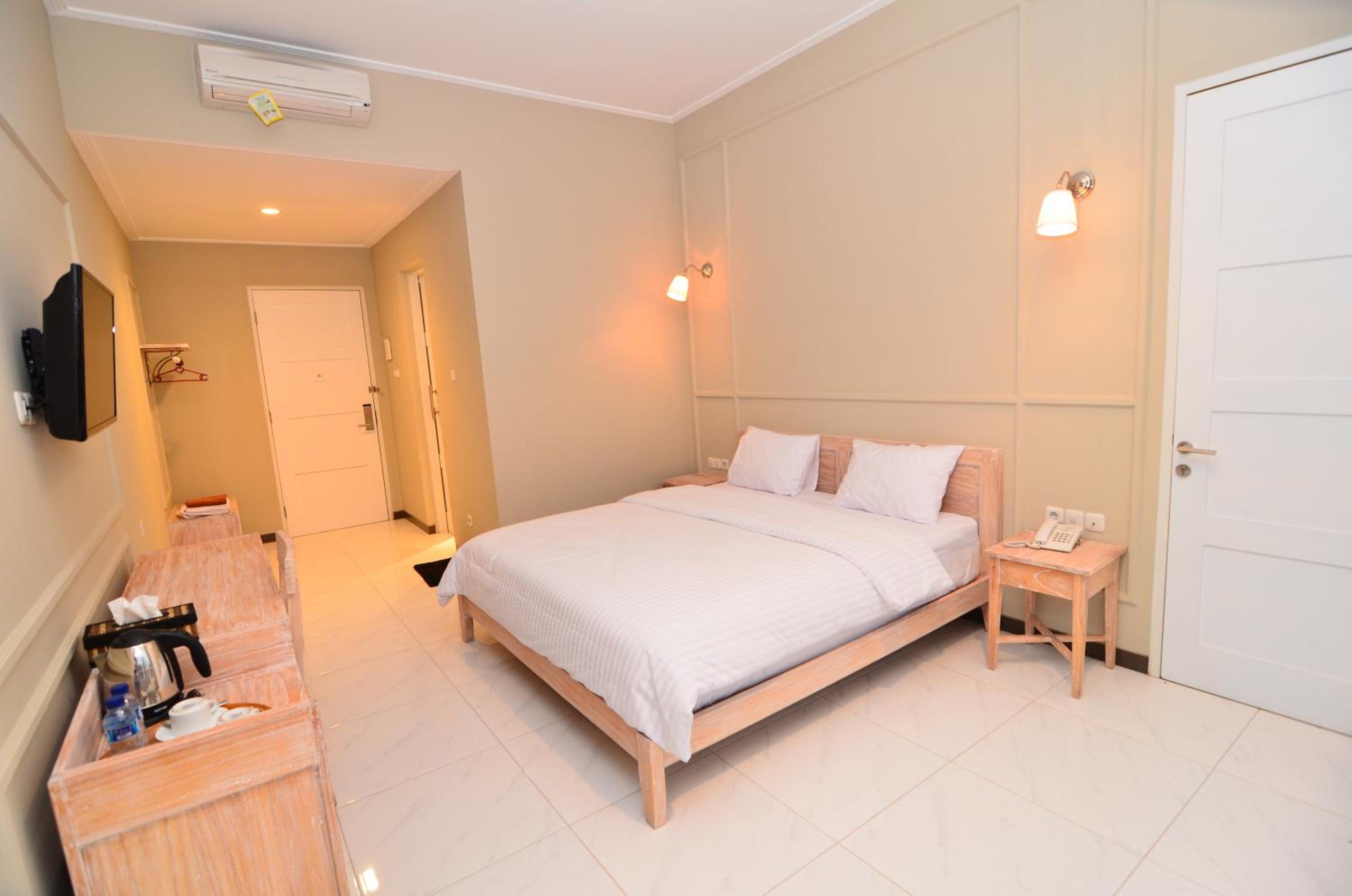 Standard Double or Twin Room - Photo 1