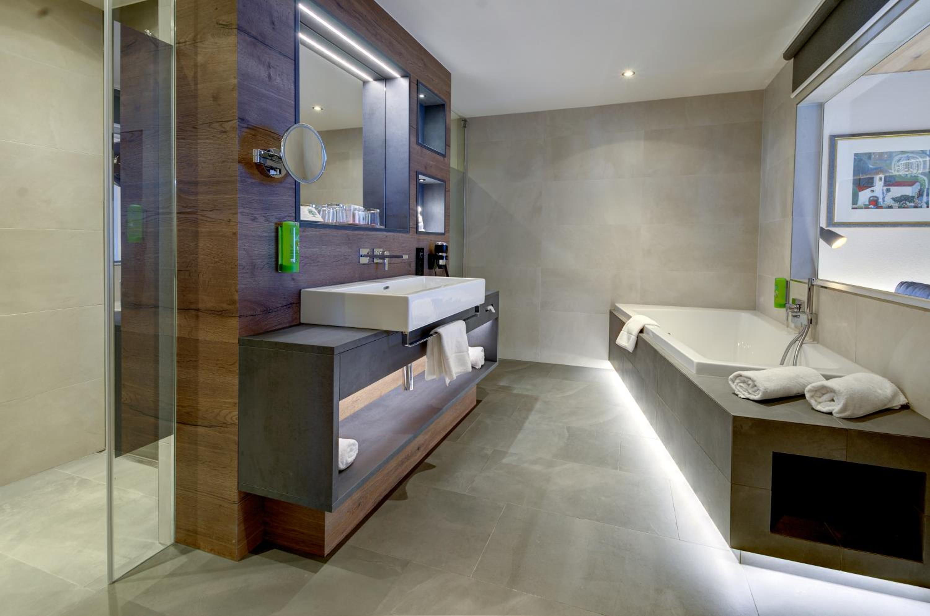 Deluxe Junior Suite - Photo 4