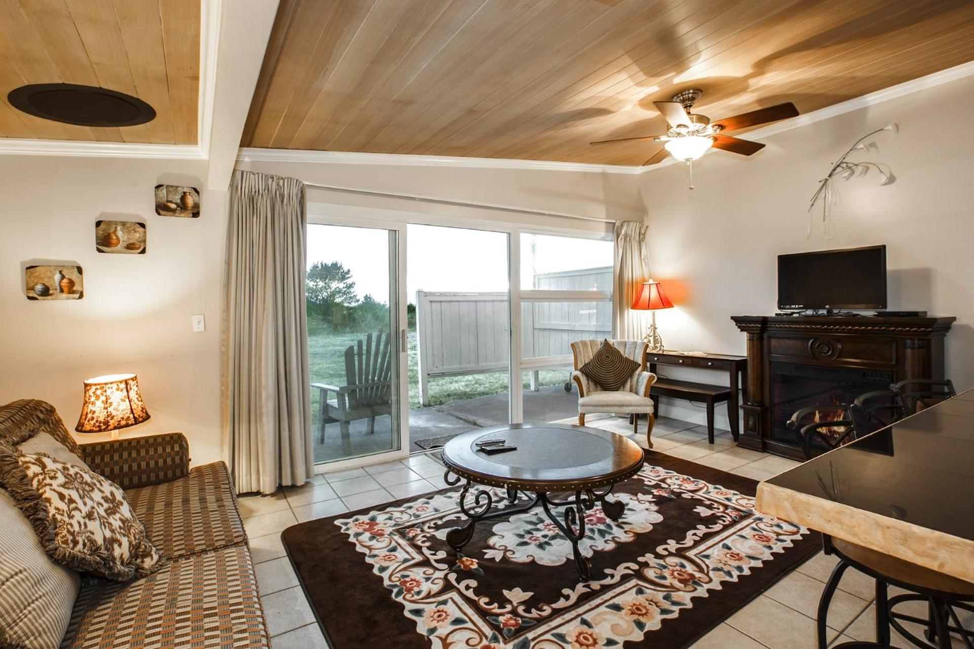 One-Bedroom Bungalow photo 1