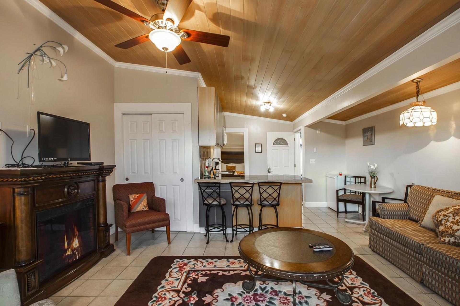 One-Bedroom Bungalow photo 3