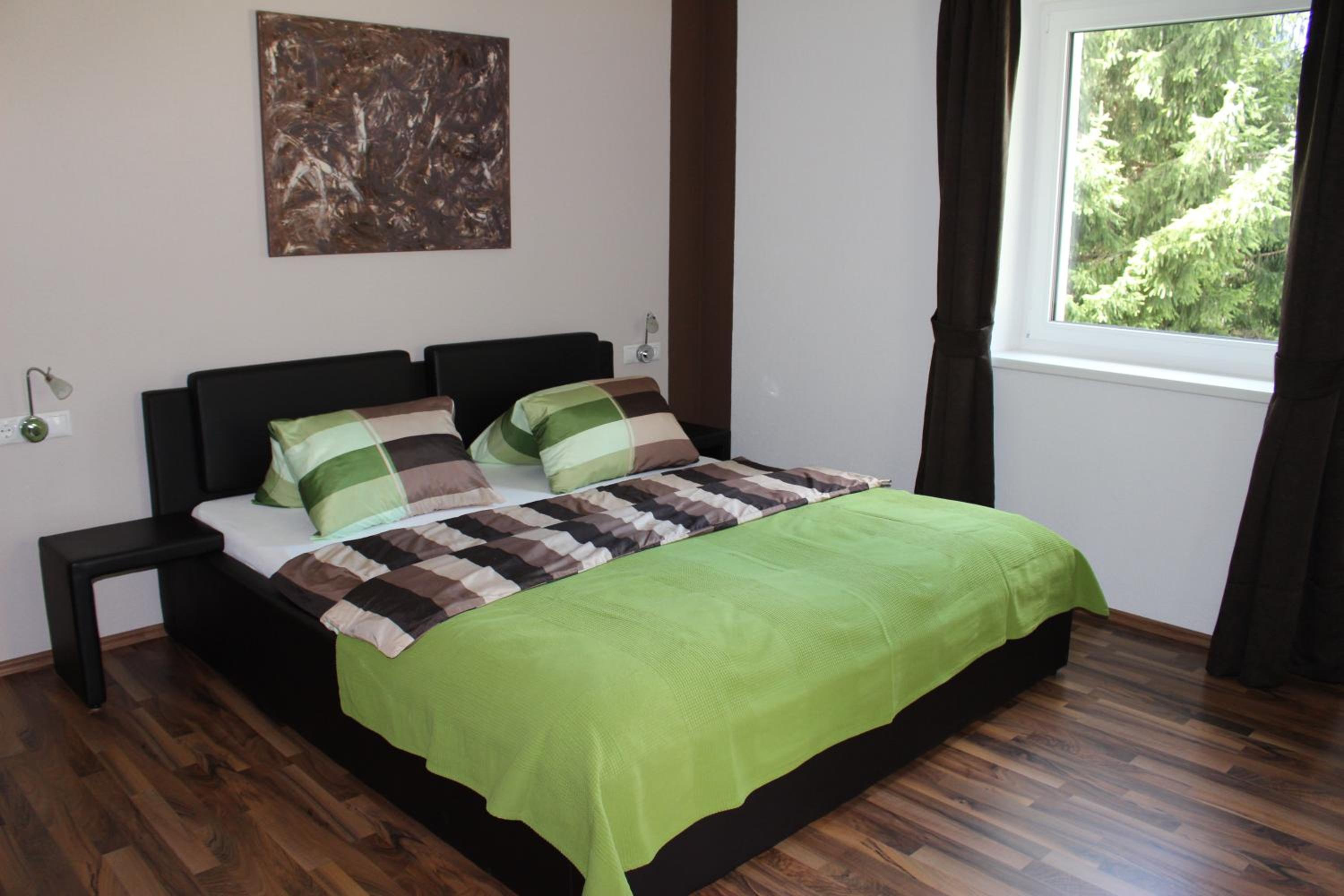 Comfort Two-Bedroom Apartment with Balcony