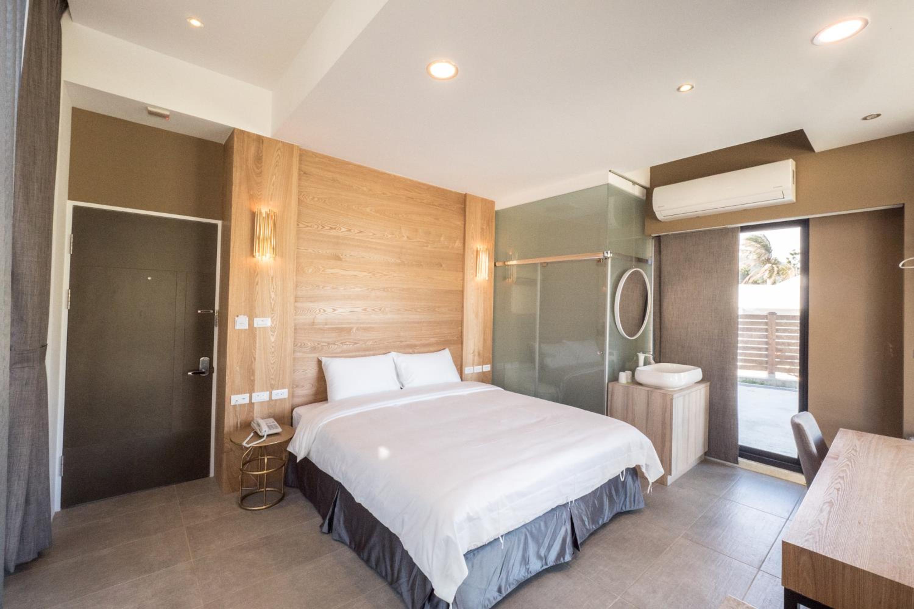 Double Room with Garden View - Photo 3