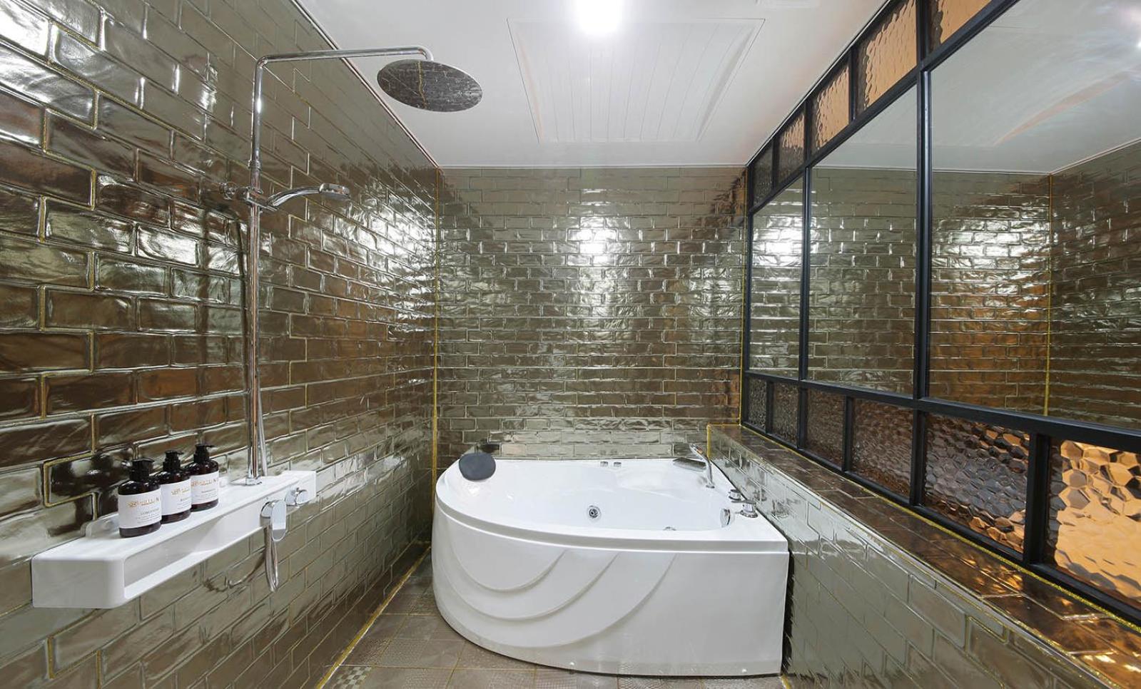 Deluxe Suite photo 2