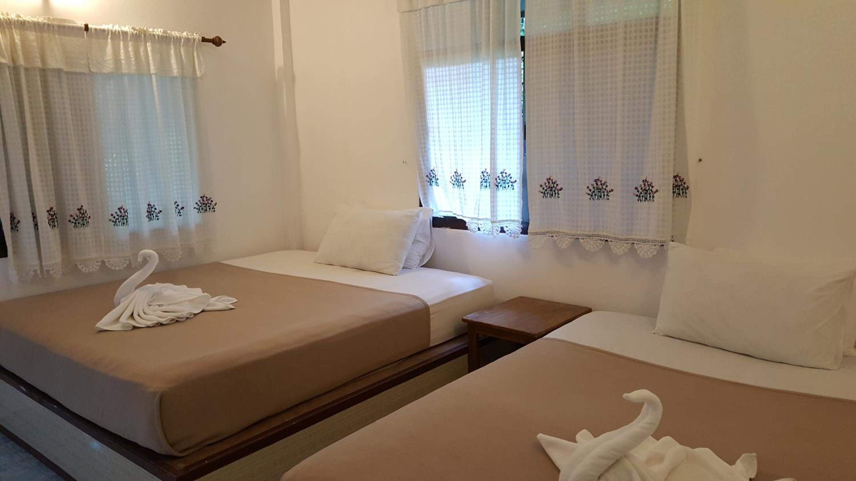 Standard Twin Room with Garden View photo 2