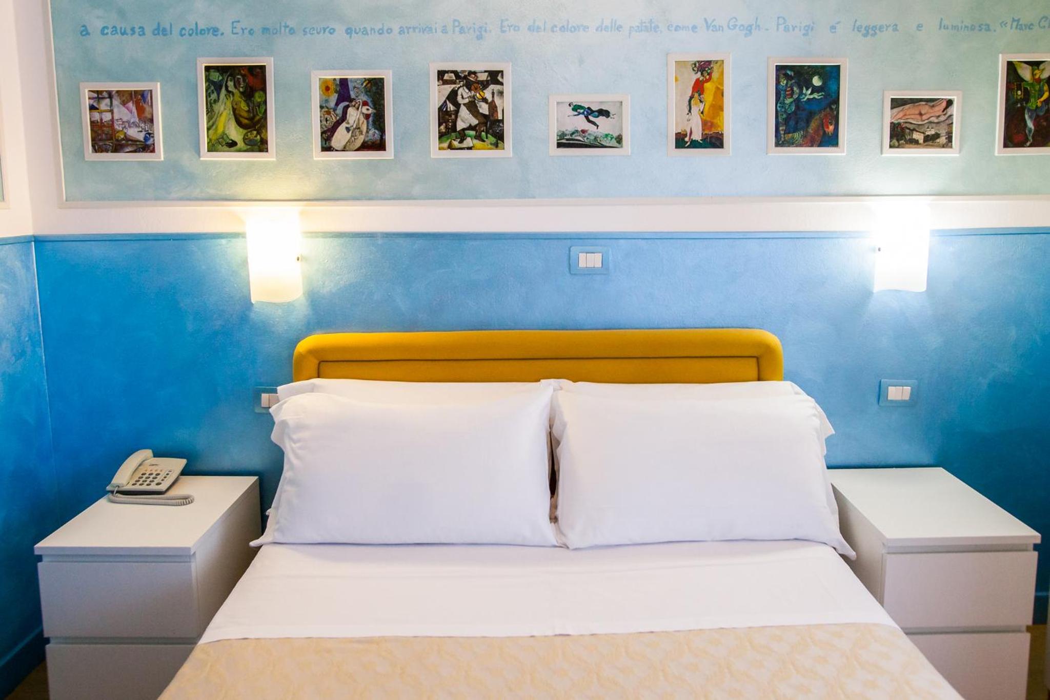 Economy Double Room - Photo 9