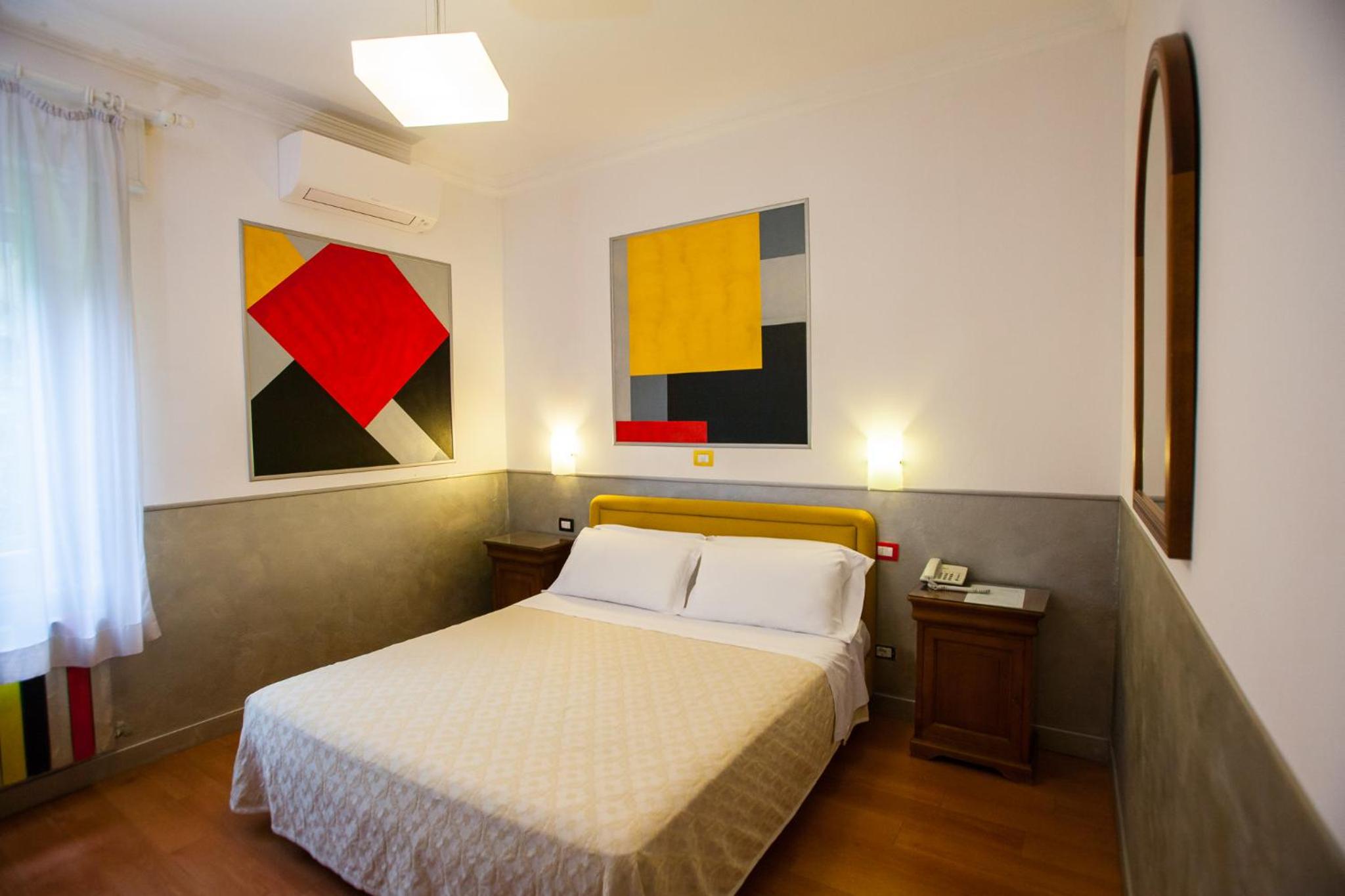 Economy Double Room - Photo 10