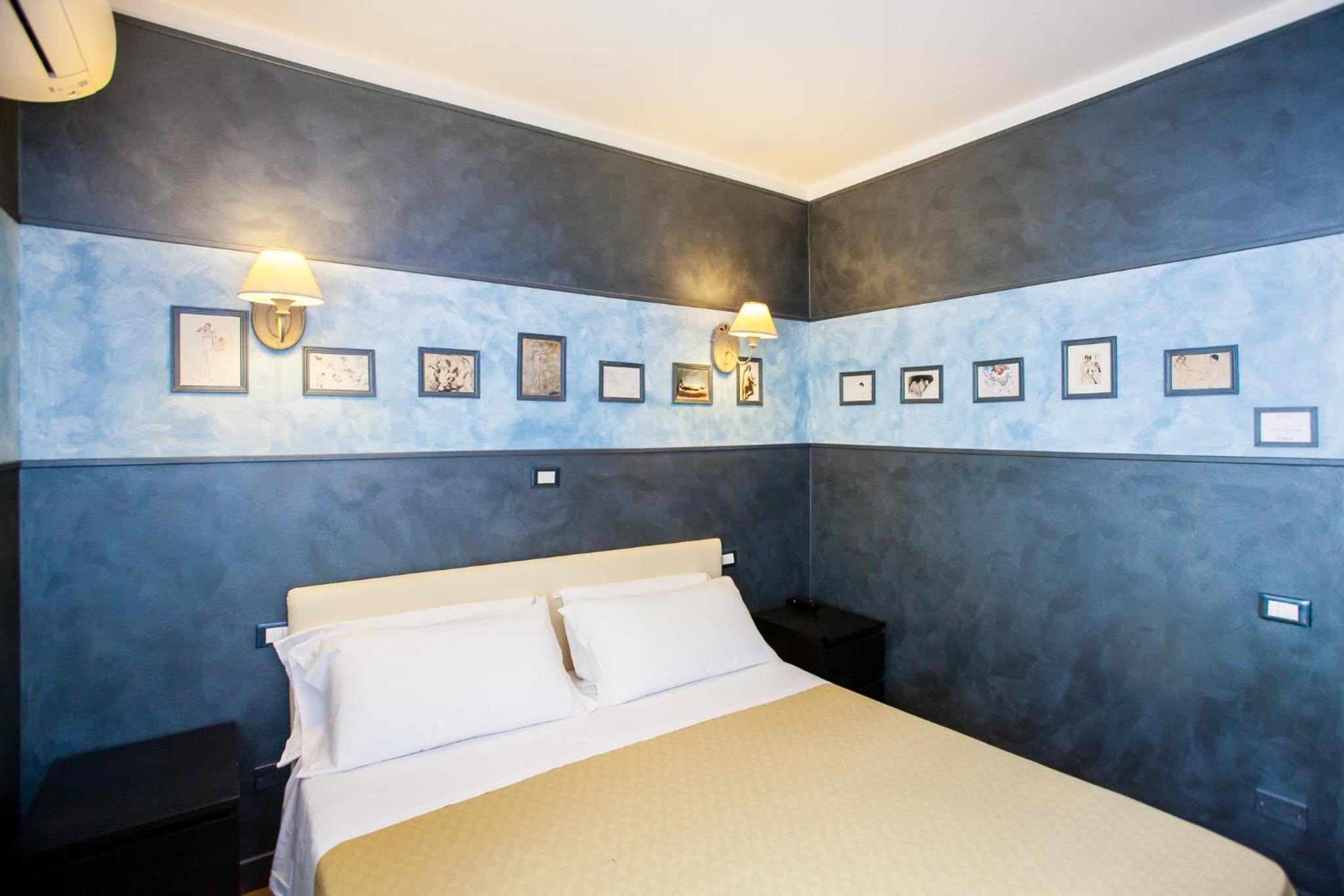 Economy Double Room - Photo 12