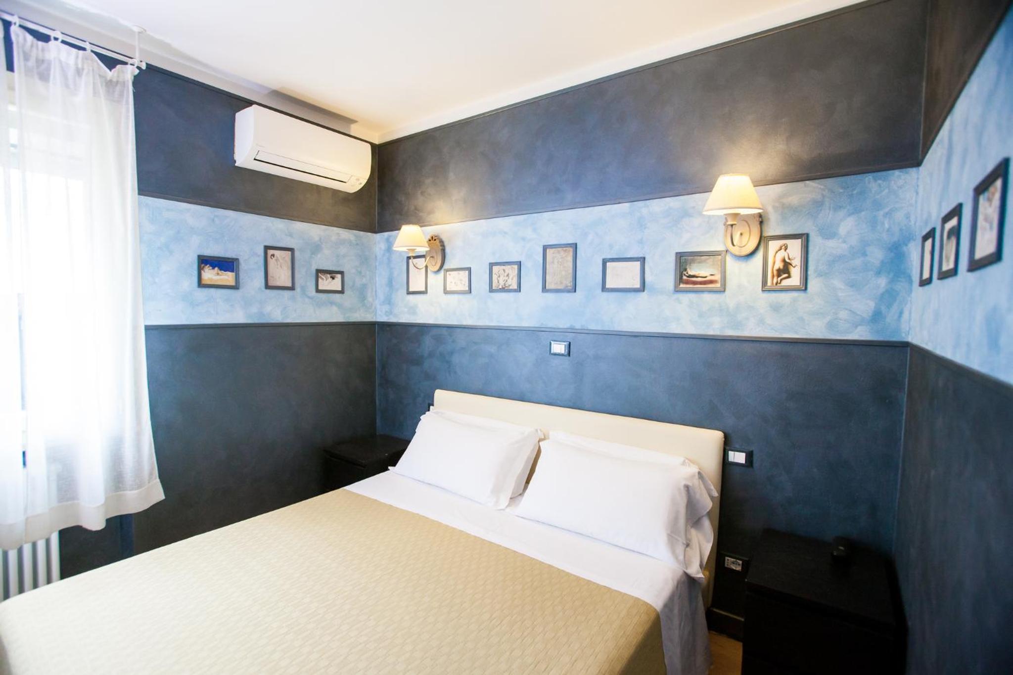Economy Double Room - Photo 13