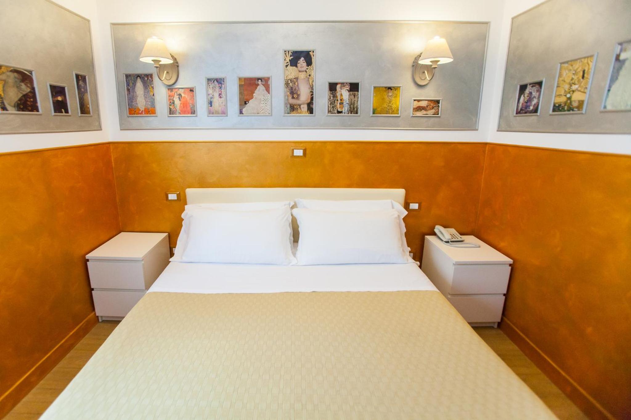 Economy Double Room - Photo 19