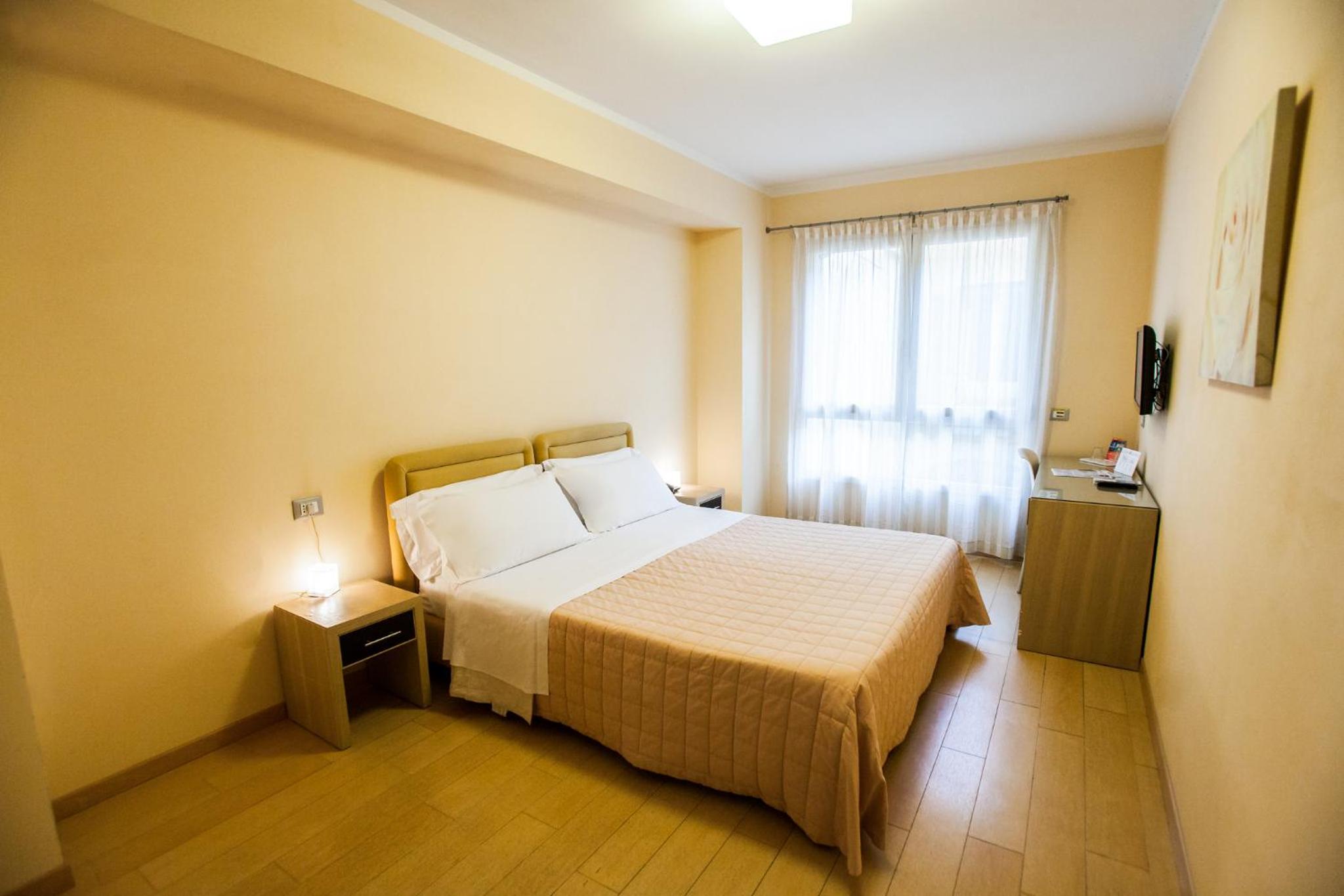 Superior Double or Twin Room - Photo 19